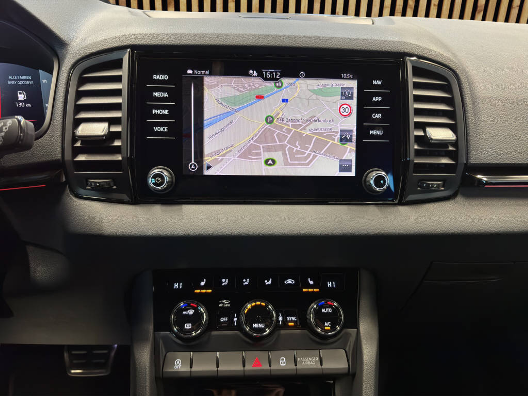 listing desktop thumbnail image 9