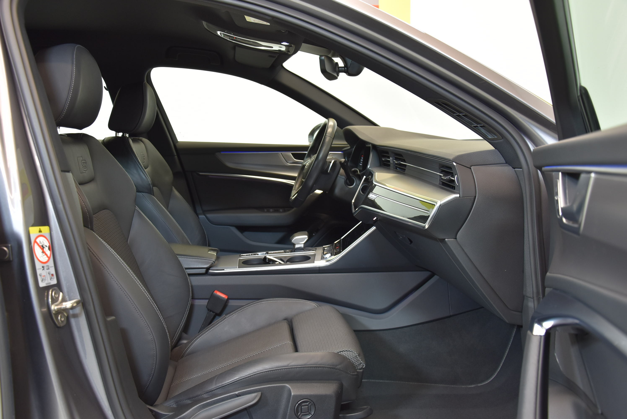 listing desktop thumbnail image 2