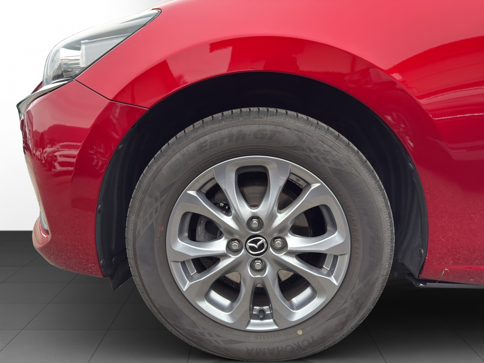 listing desktop thumbnail image 6