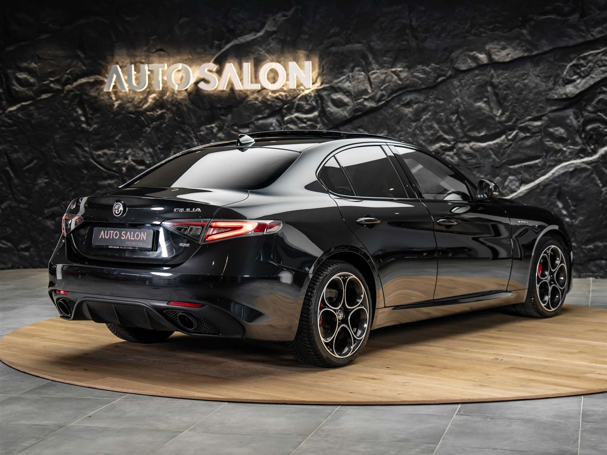 listing desktop thumbnail image 4