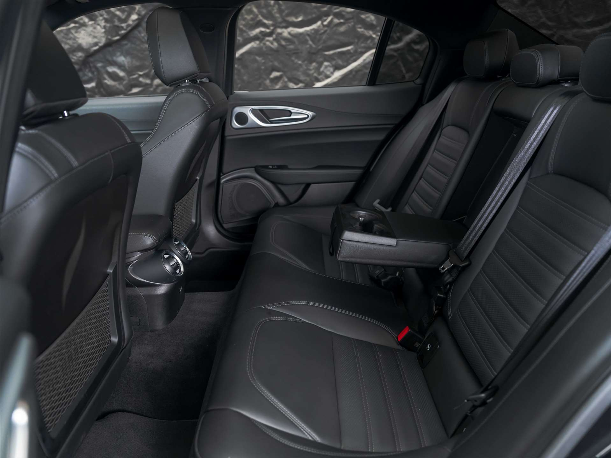 listing desktop thumbnail image 13