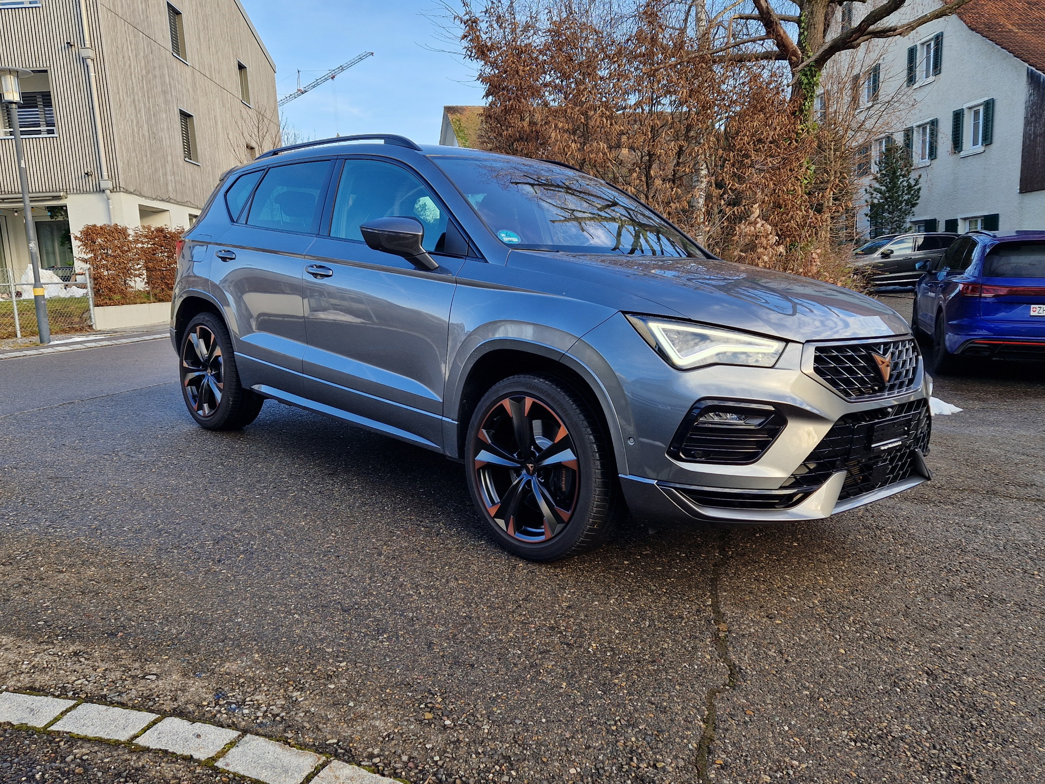 listing desktop thumbnail image 2