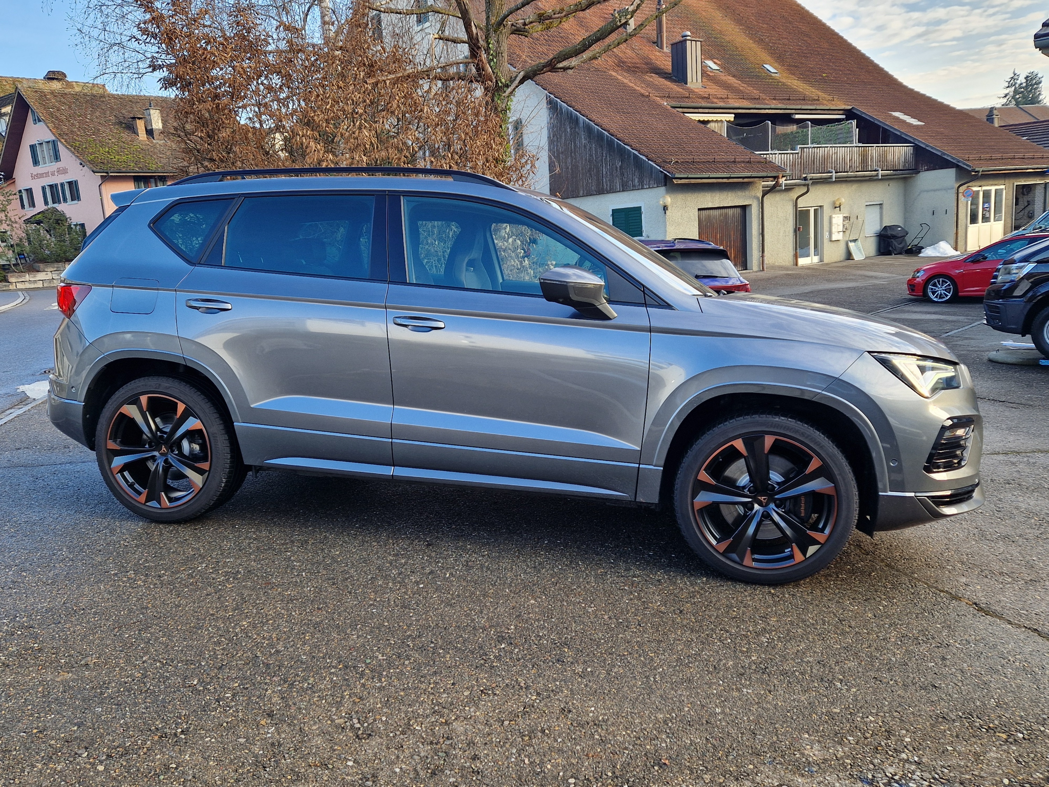 listing desktop thumbnail image 5