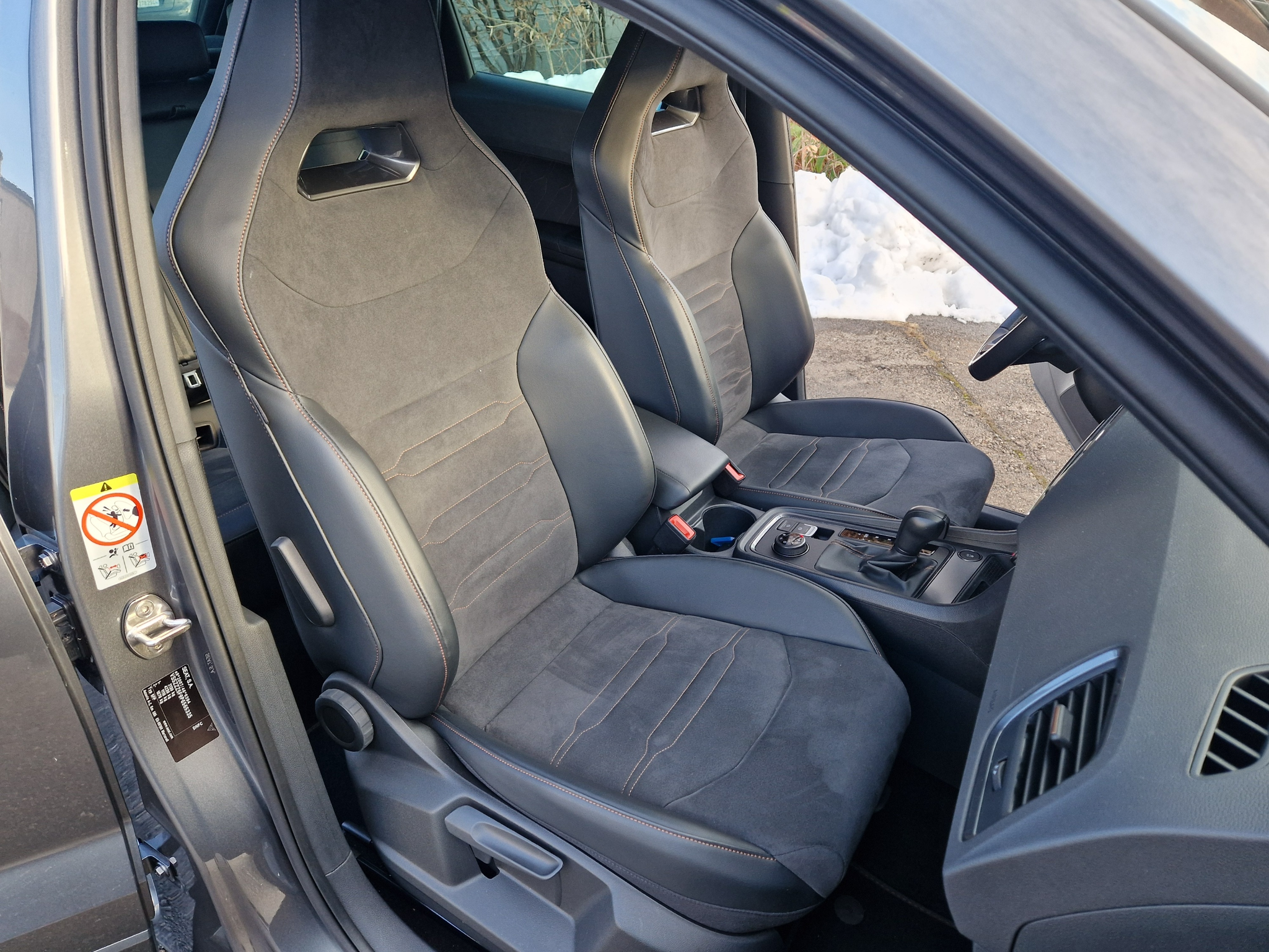 listing desktop thumbnail image 8