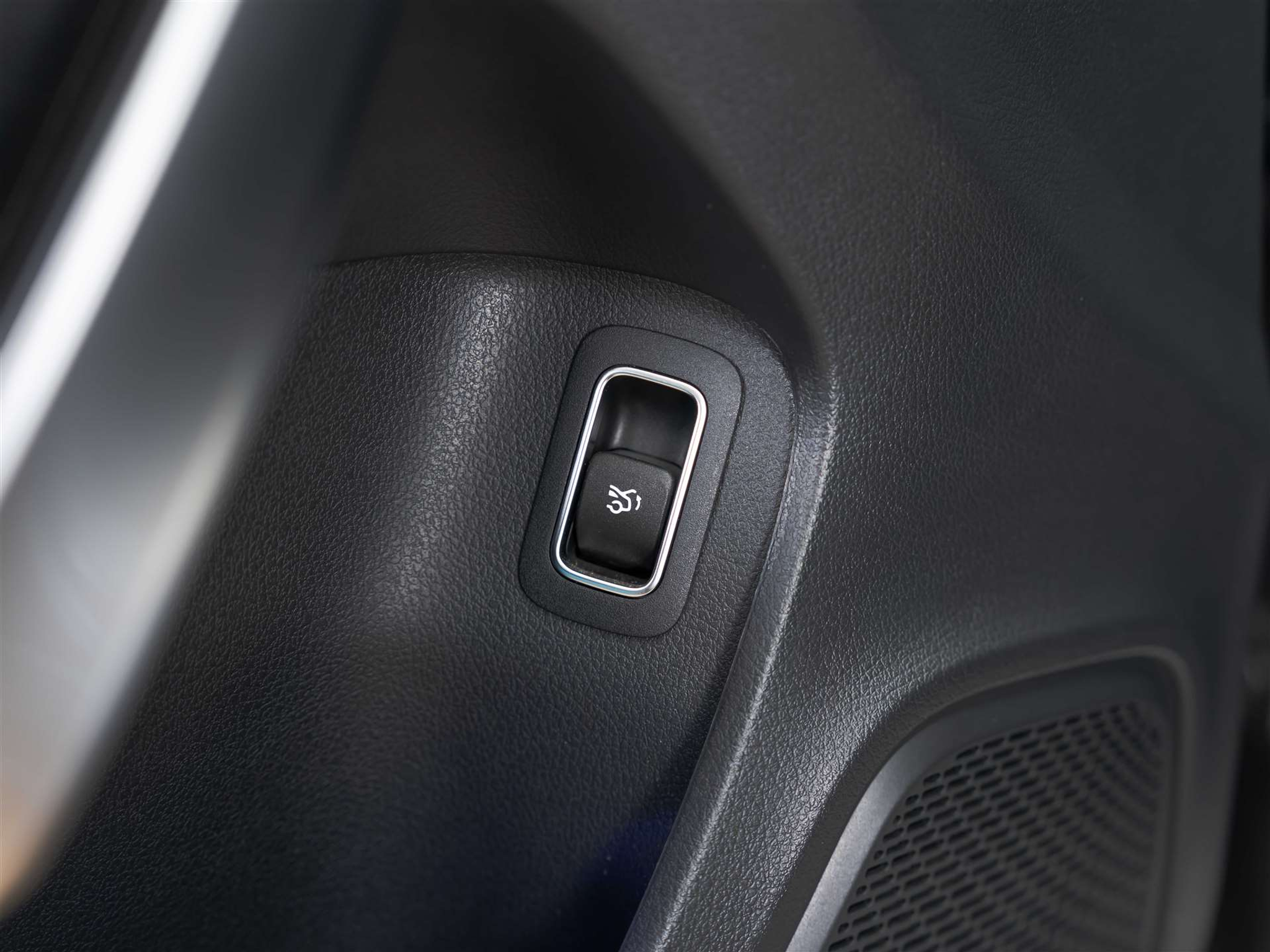 listing desktop thumbnail image 25