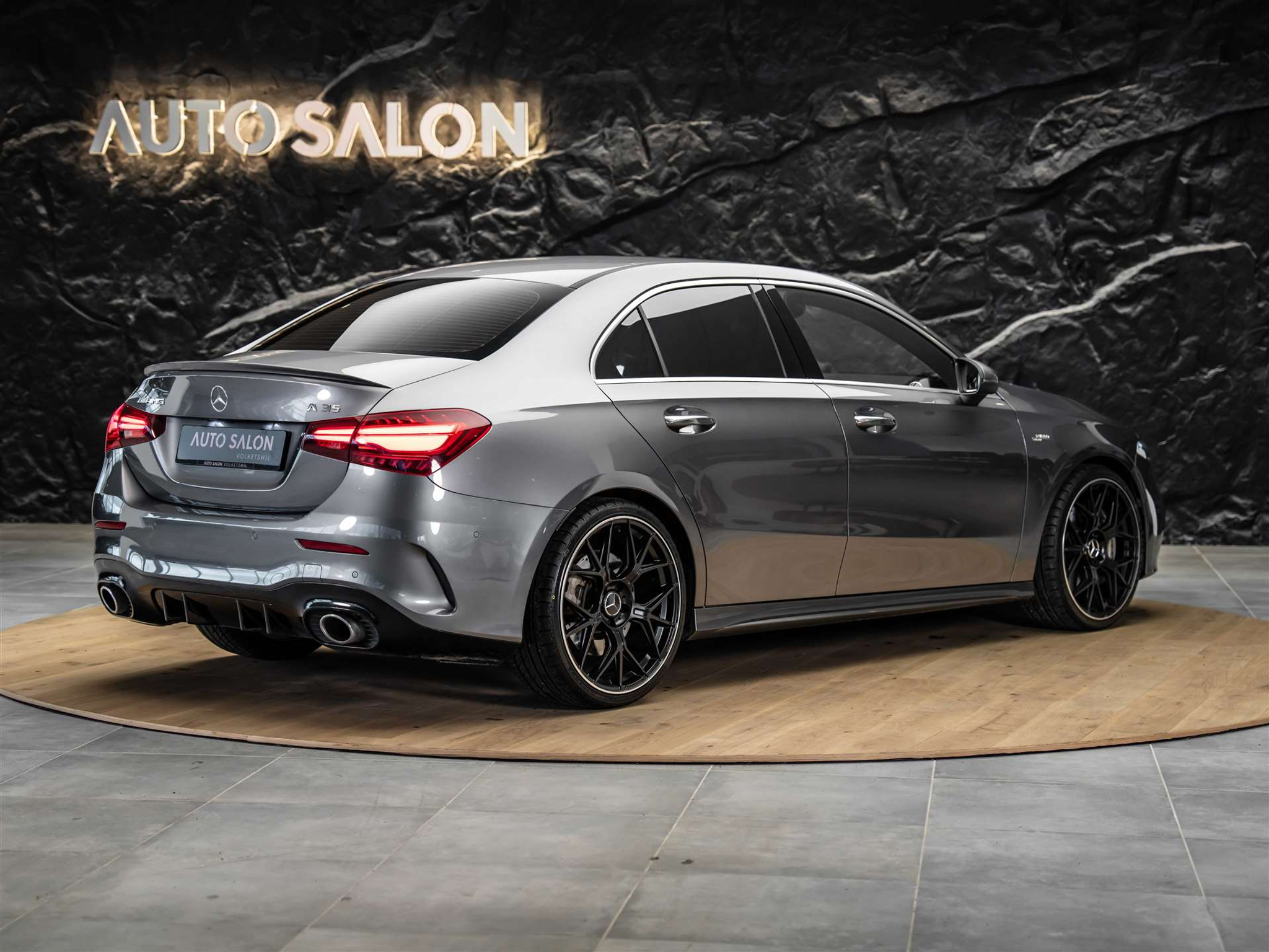 listing desktop thumbnail image 4