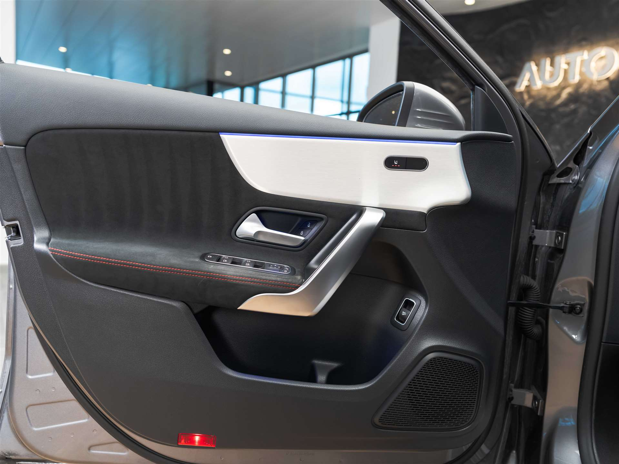 listing desktop thumbnail image 23