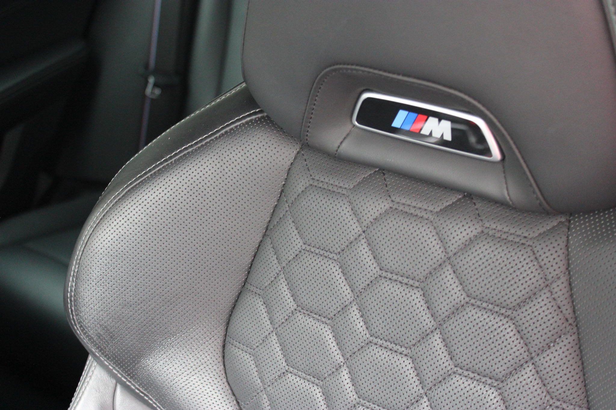 listing desktop thumbnail image 16