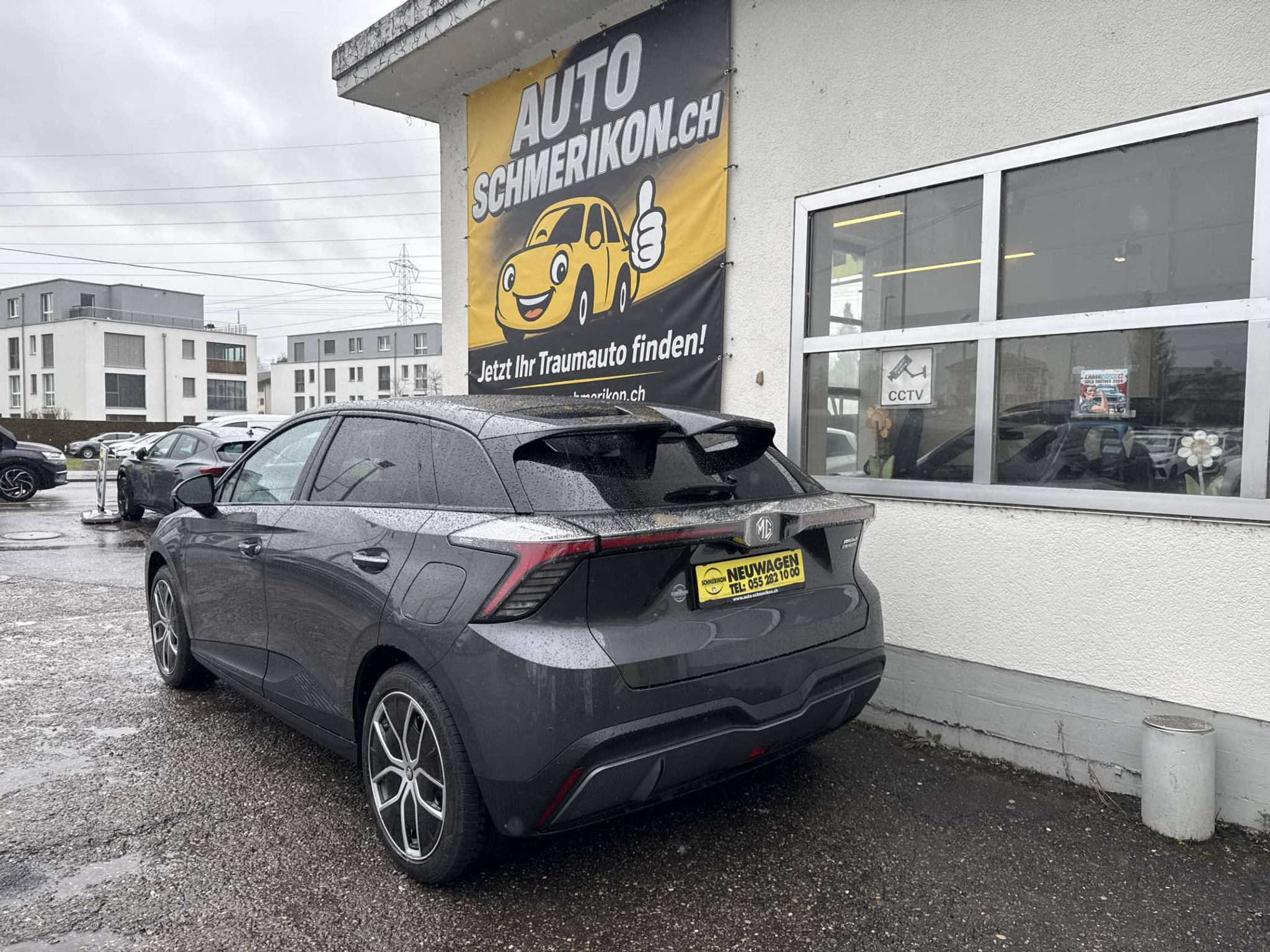 listing desktop thumbnail image 2