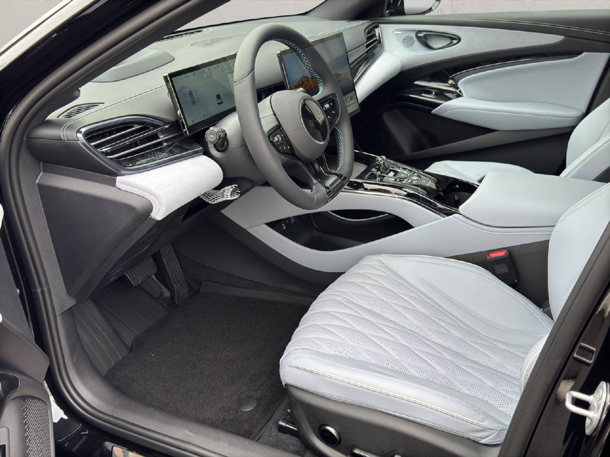 listing desktop thumbnail image 3