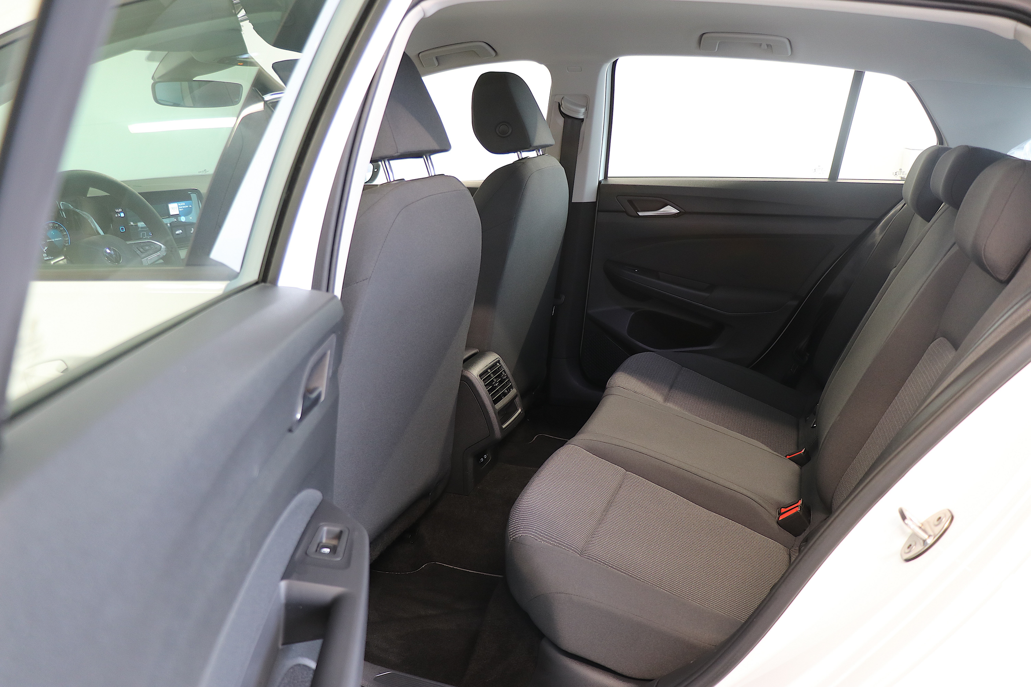 listing desktop thumbnail image 14