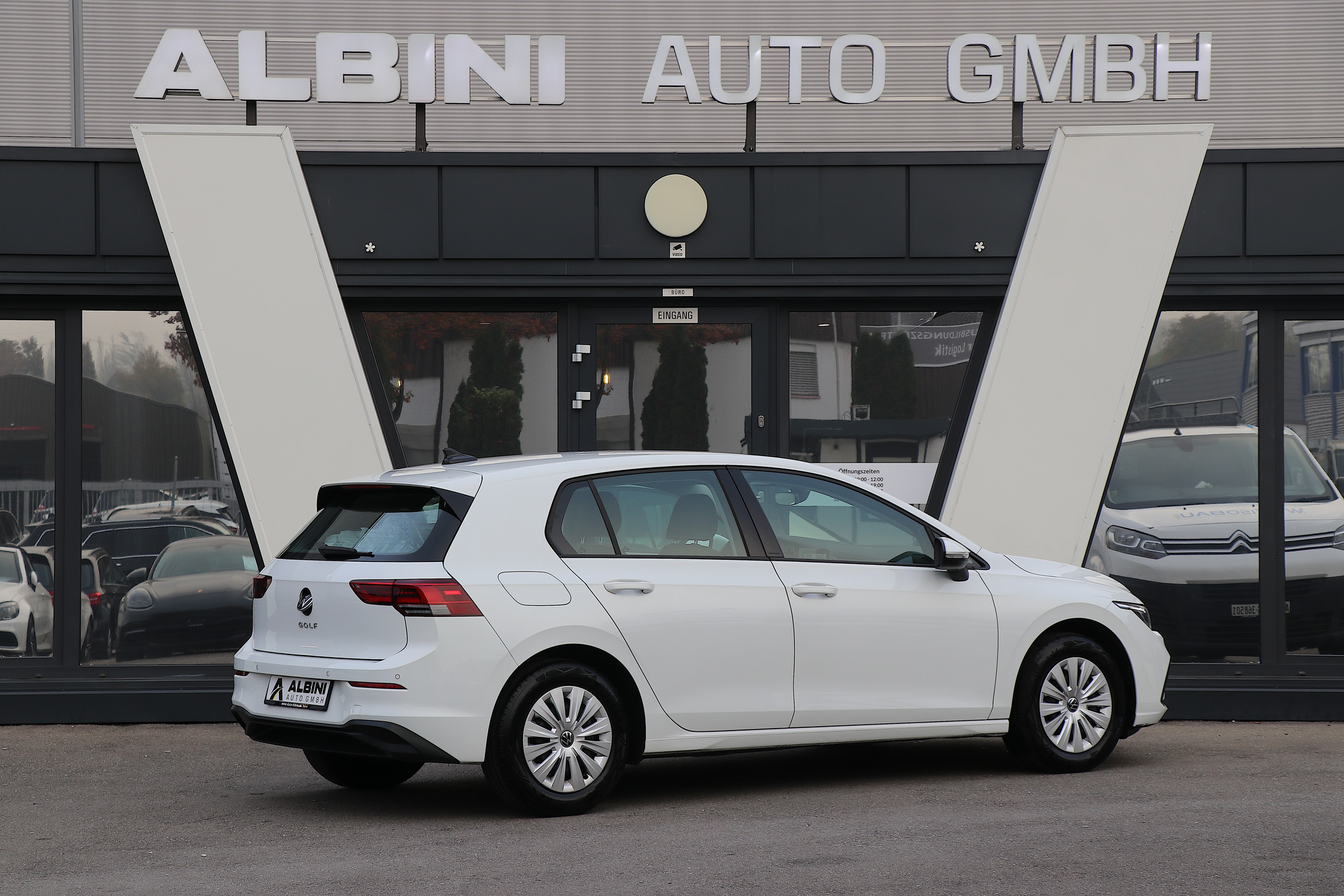 listing desktop thumbnail image 2