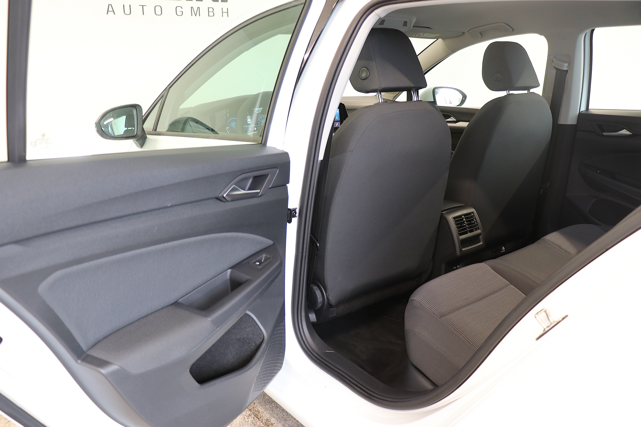 listing desktop thumbnail image 13