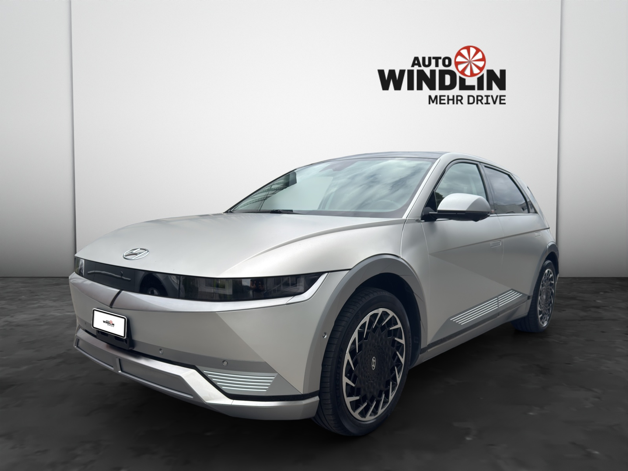 listing desktop thumbnail image 1