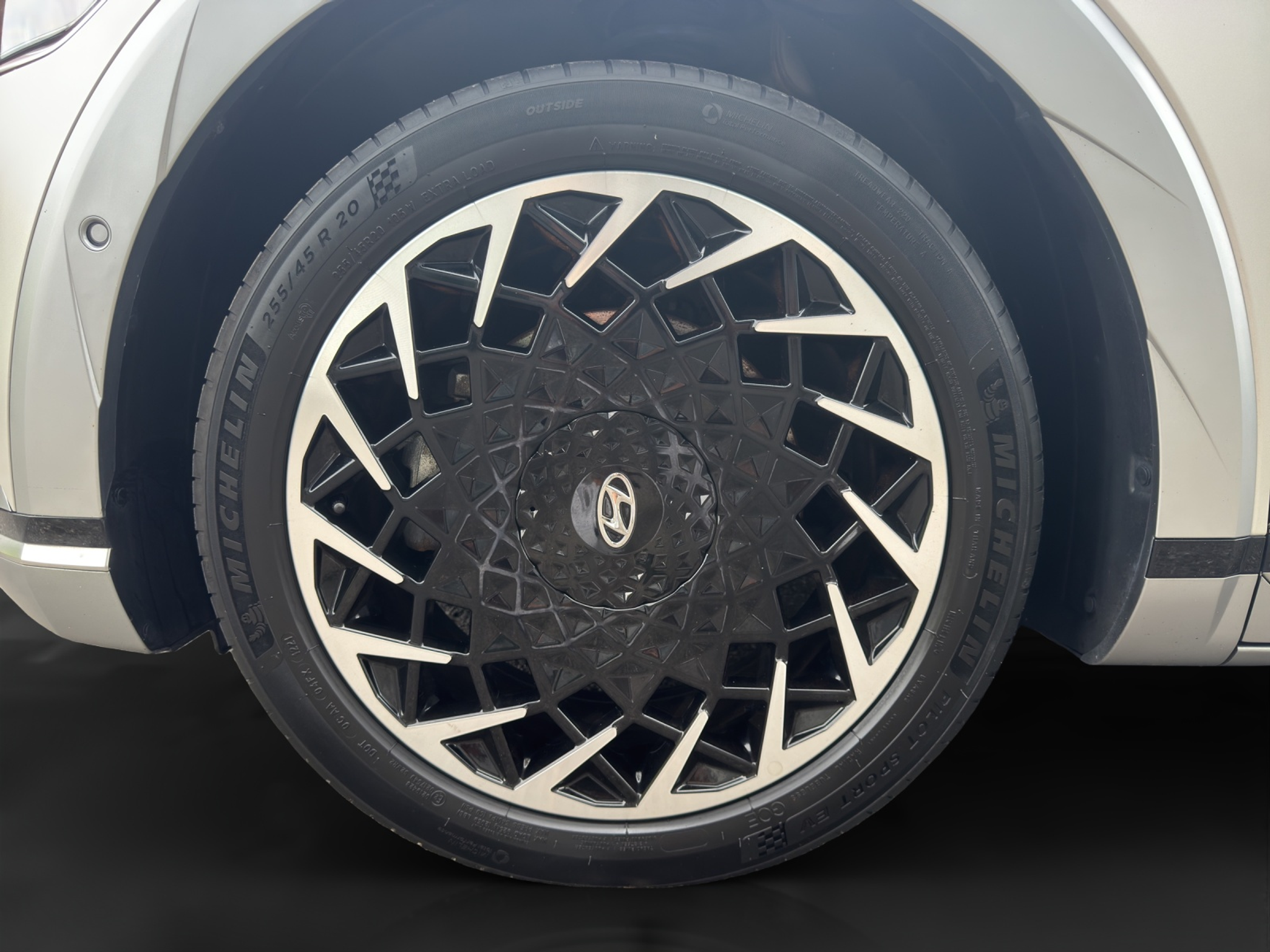 listing desktop thumbnail image 15