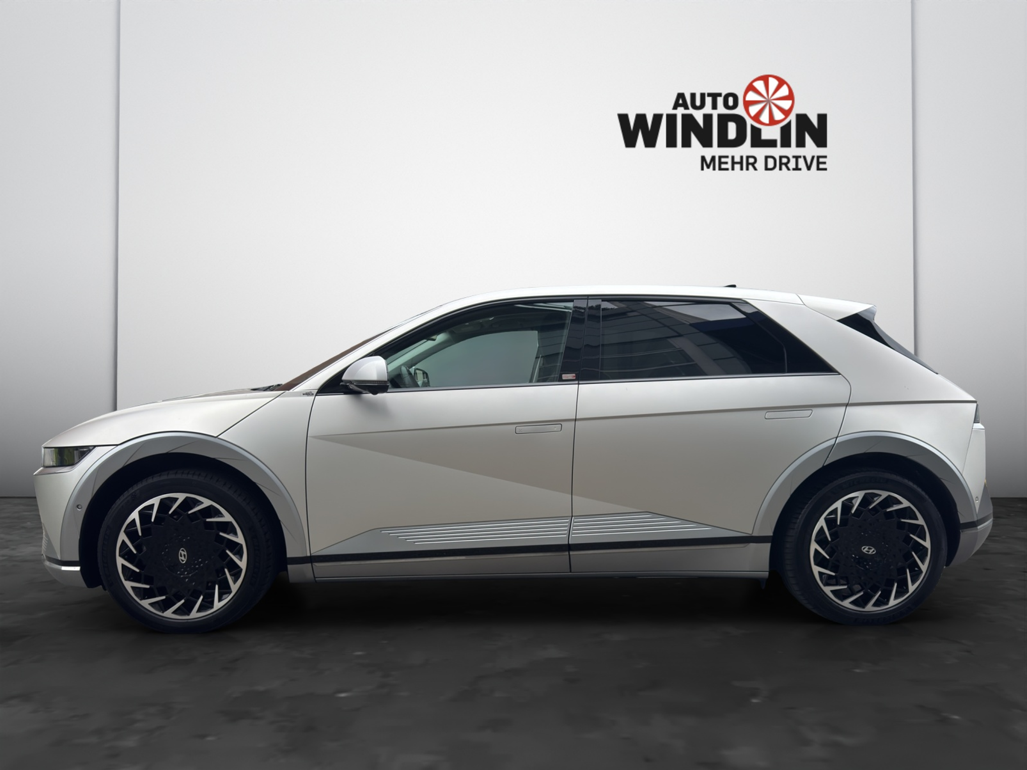 listing desktop thumbnail image 2