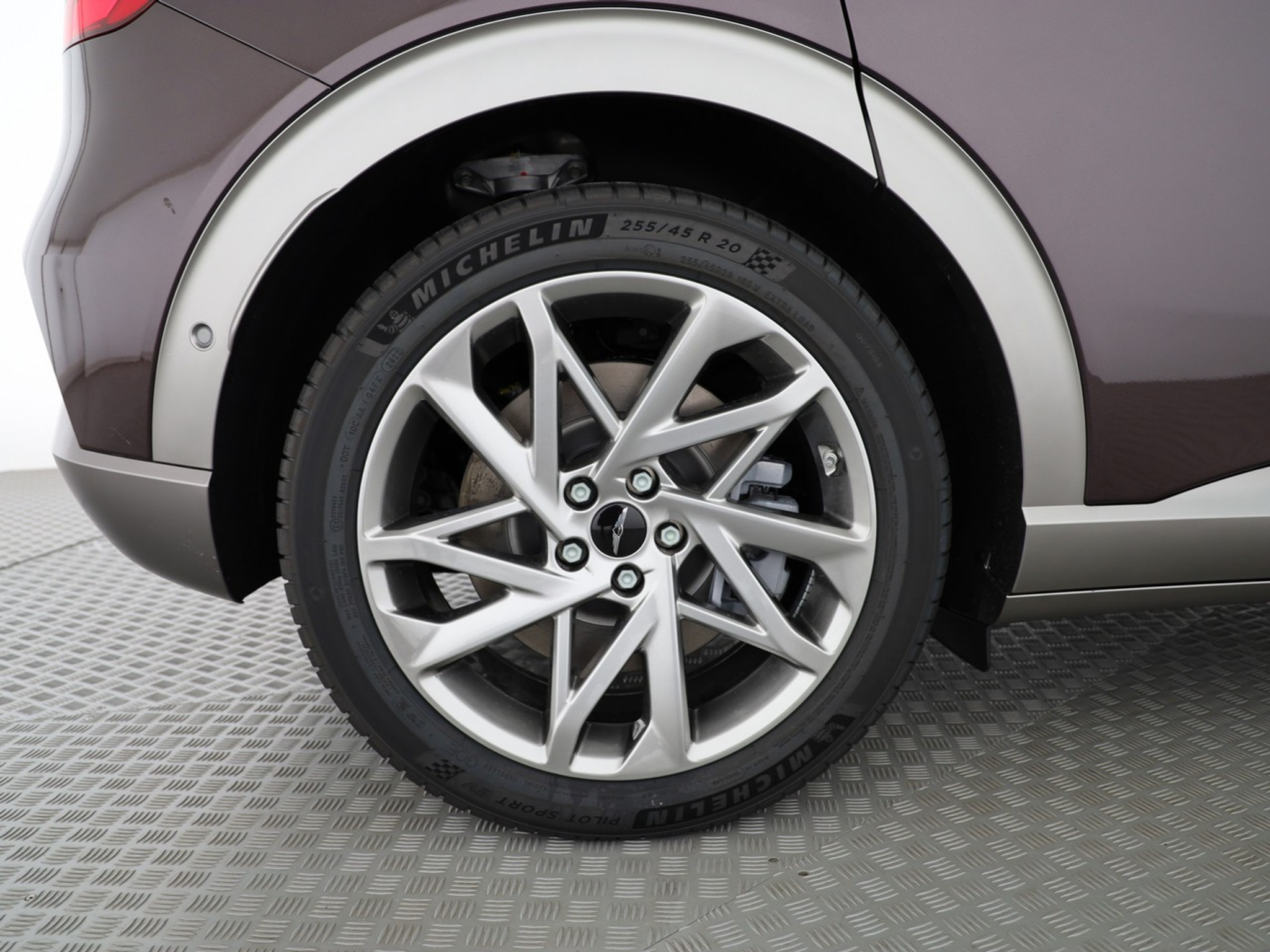 listing desktop thumbnail image 17