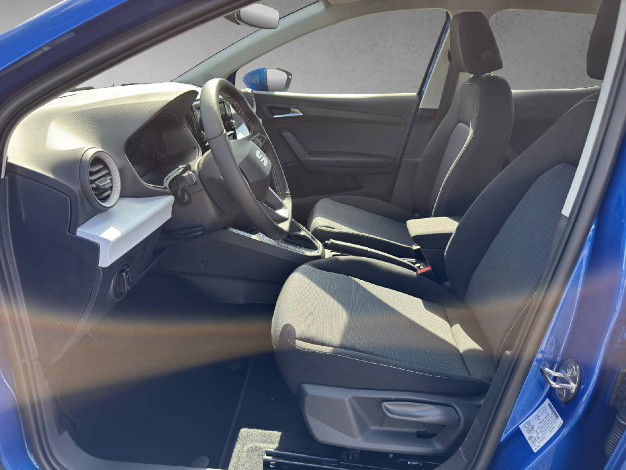 listing desktop thumbnail image 4