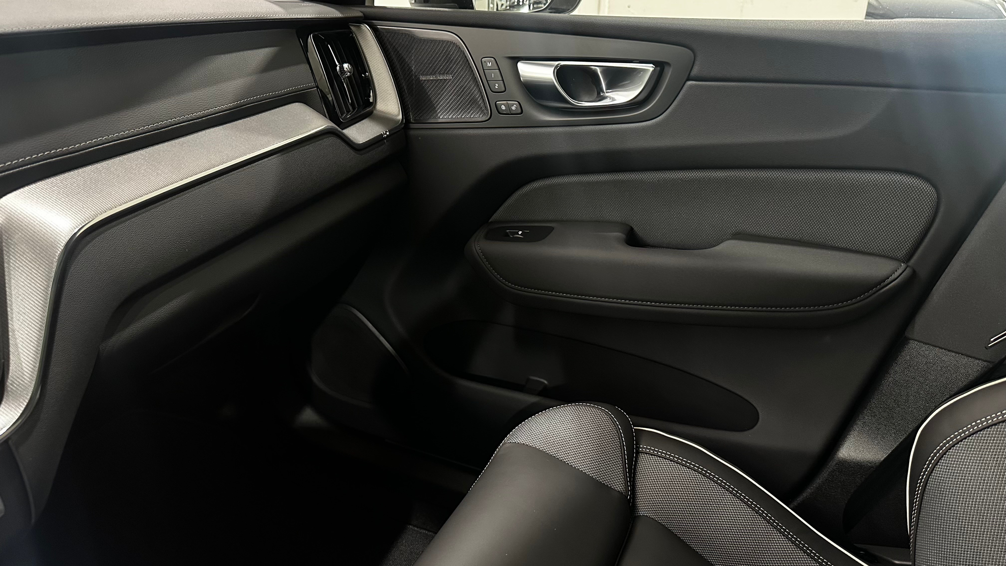 listing desktop thumbnail image 14