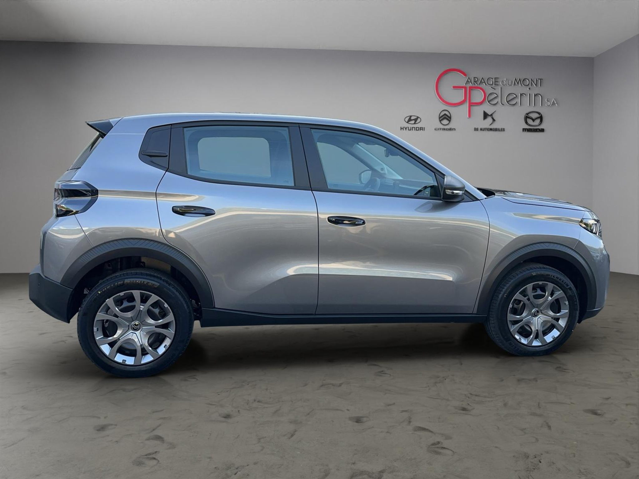 listing desktop thumbnail image 4