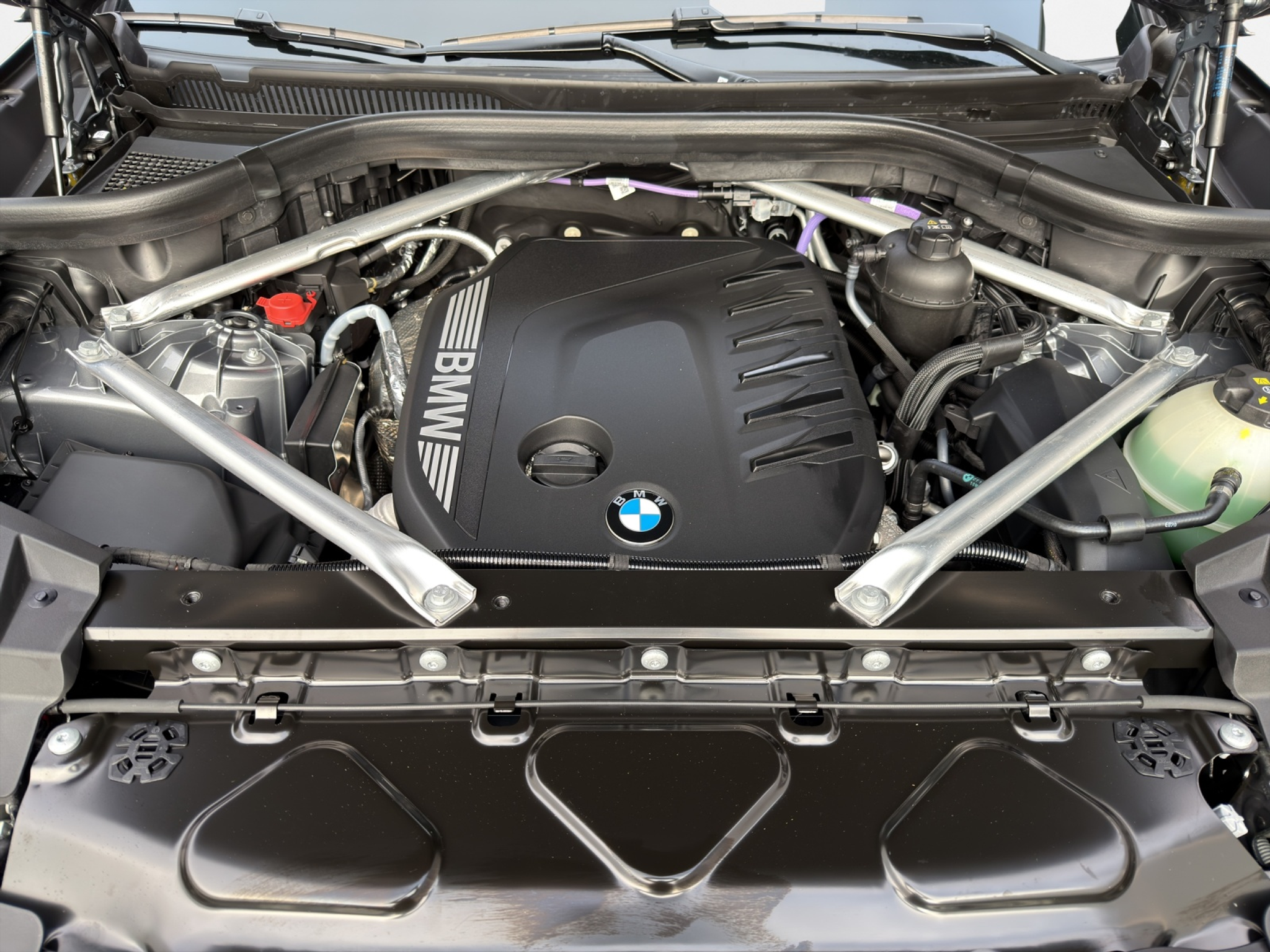 listing desktop thumbnail image 9