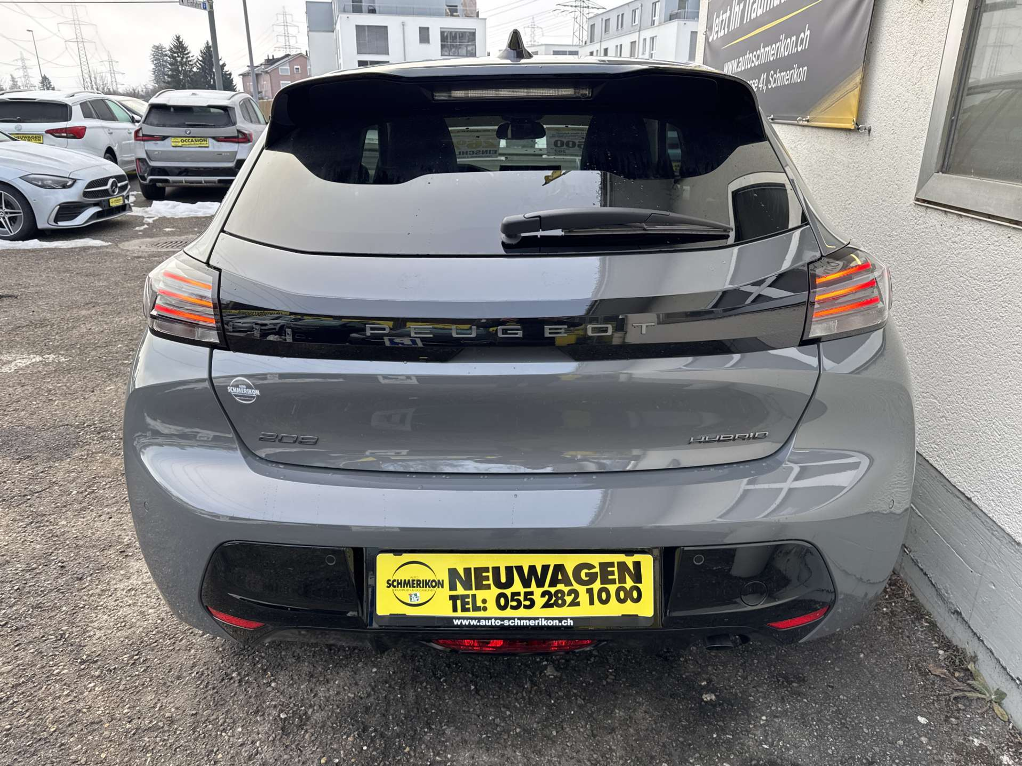 listing desktop thumbnail image 3