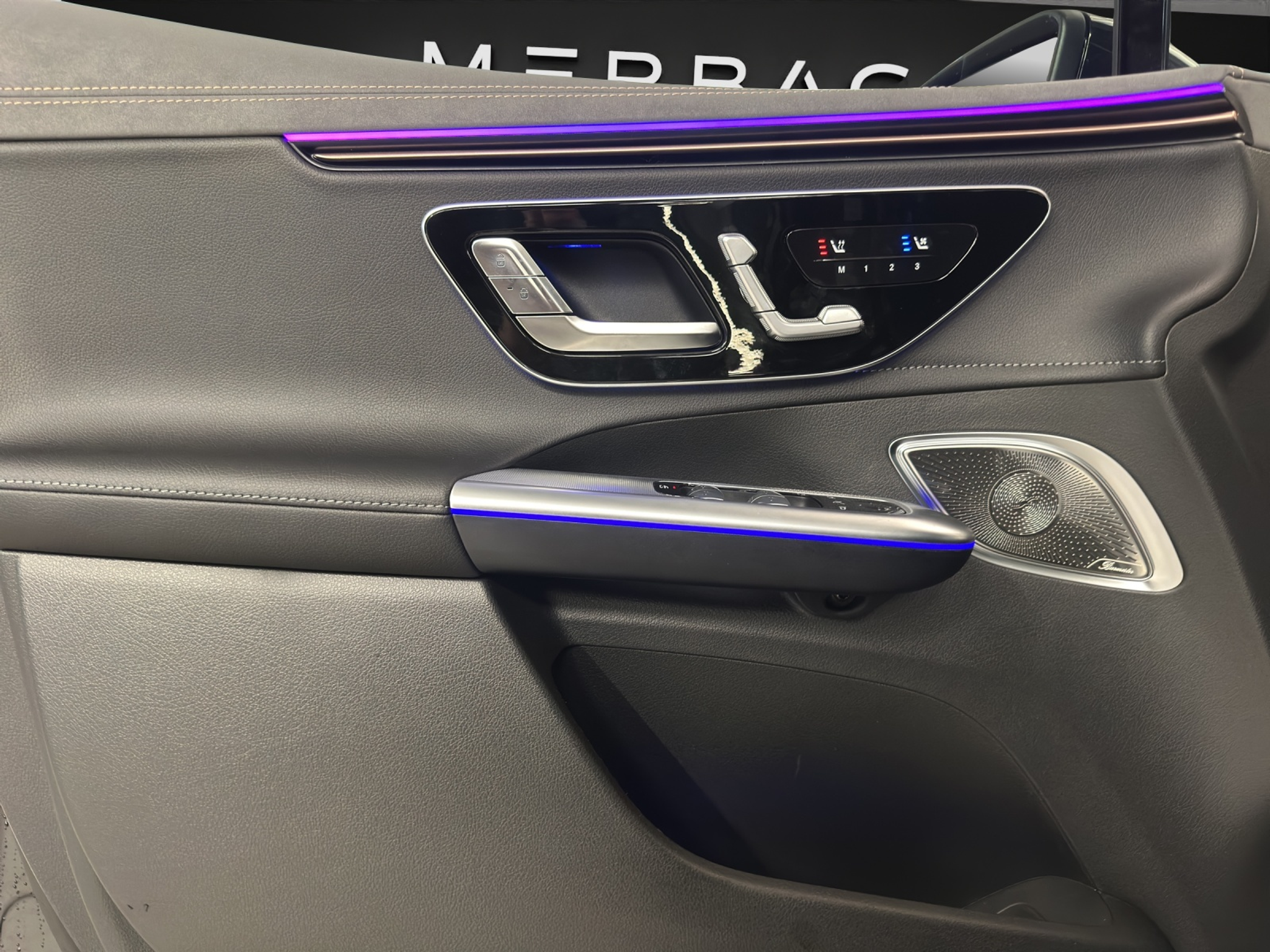 listing desktop thumbnail image 12