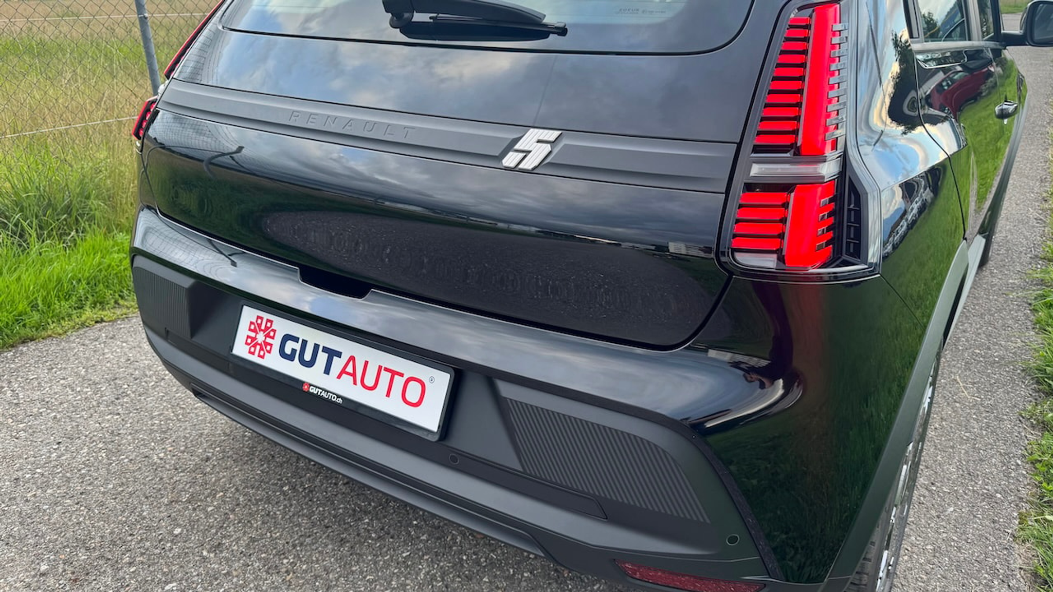 listing desktop thumbnail image 13