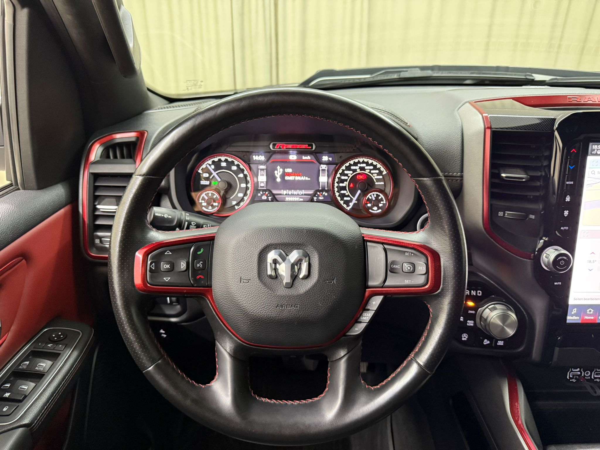 listing desktop thumbnail image 13