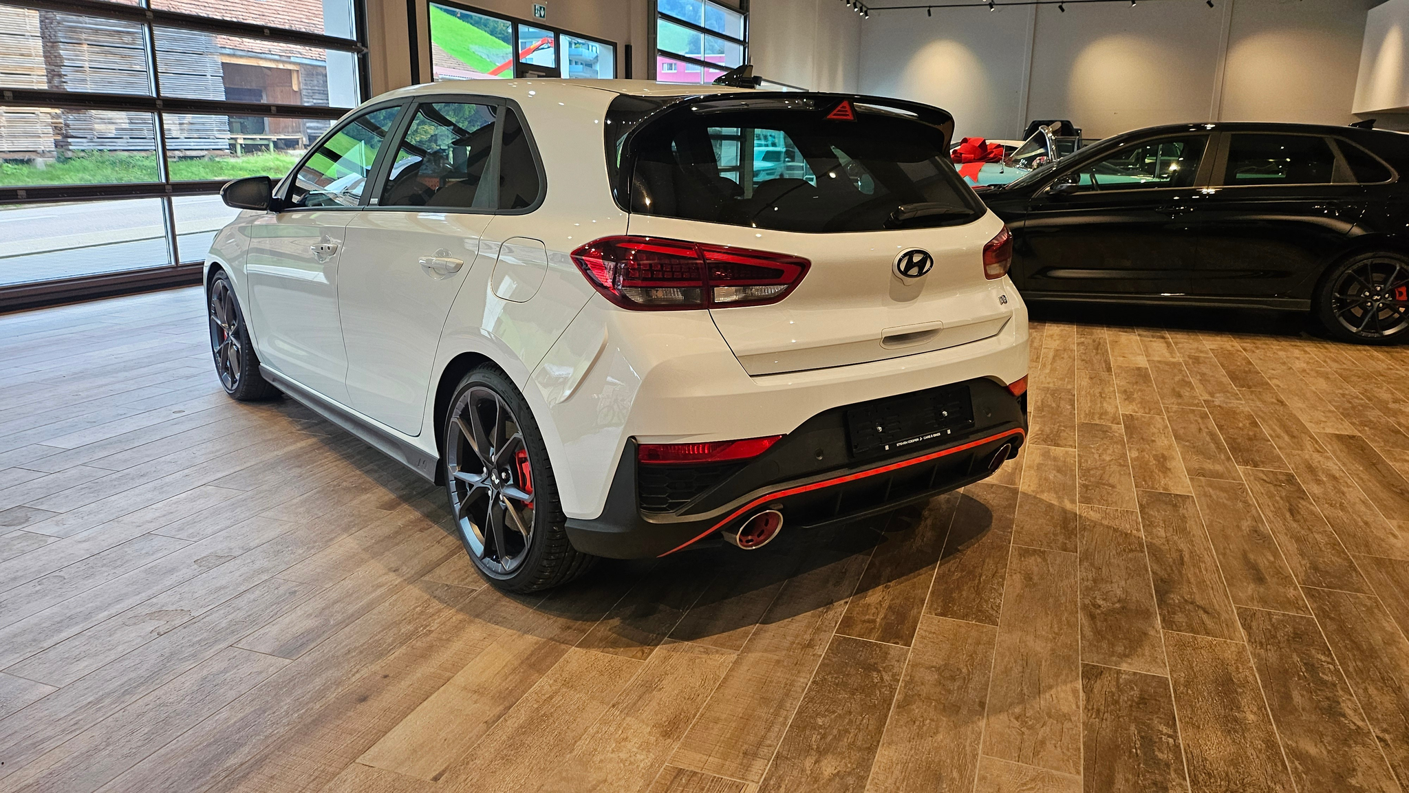 listing desktop thumbnail image 12