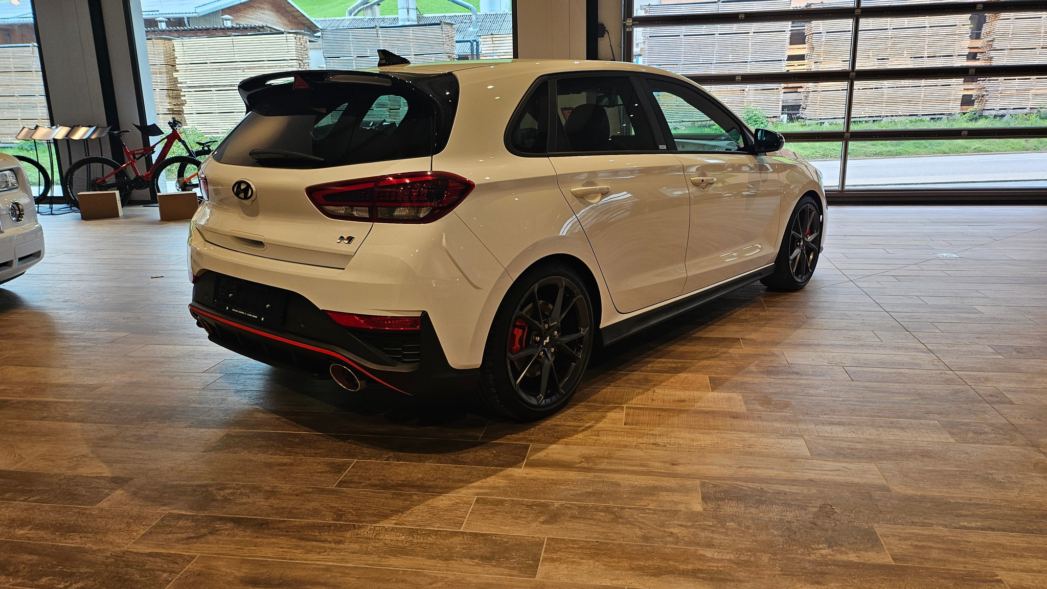 listing desktop thumbnail image 8