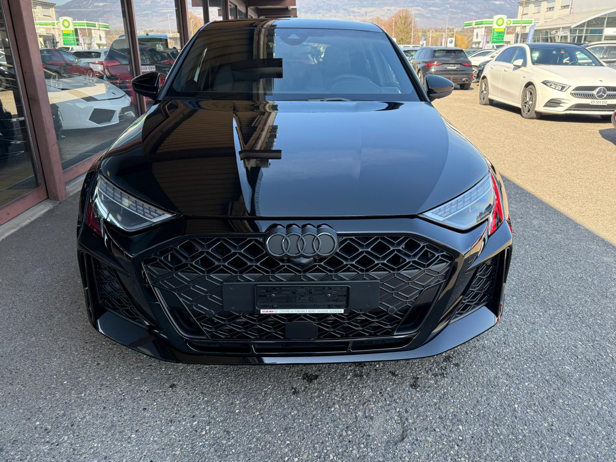 listing desktop thumbnail image 2