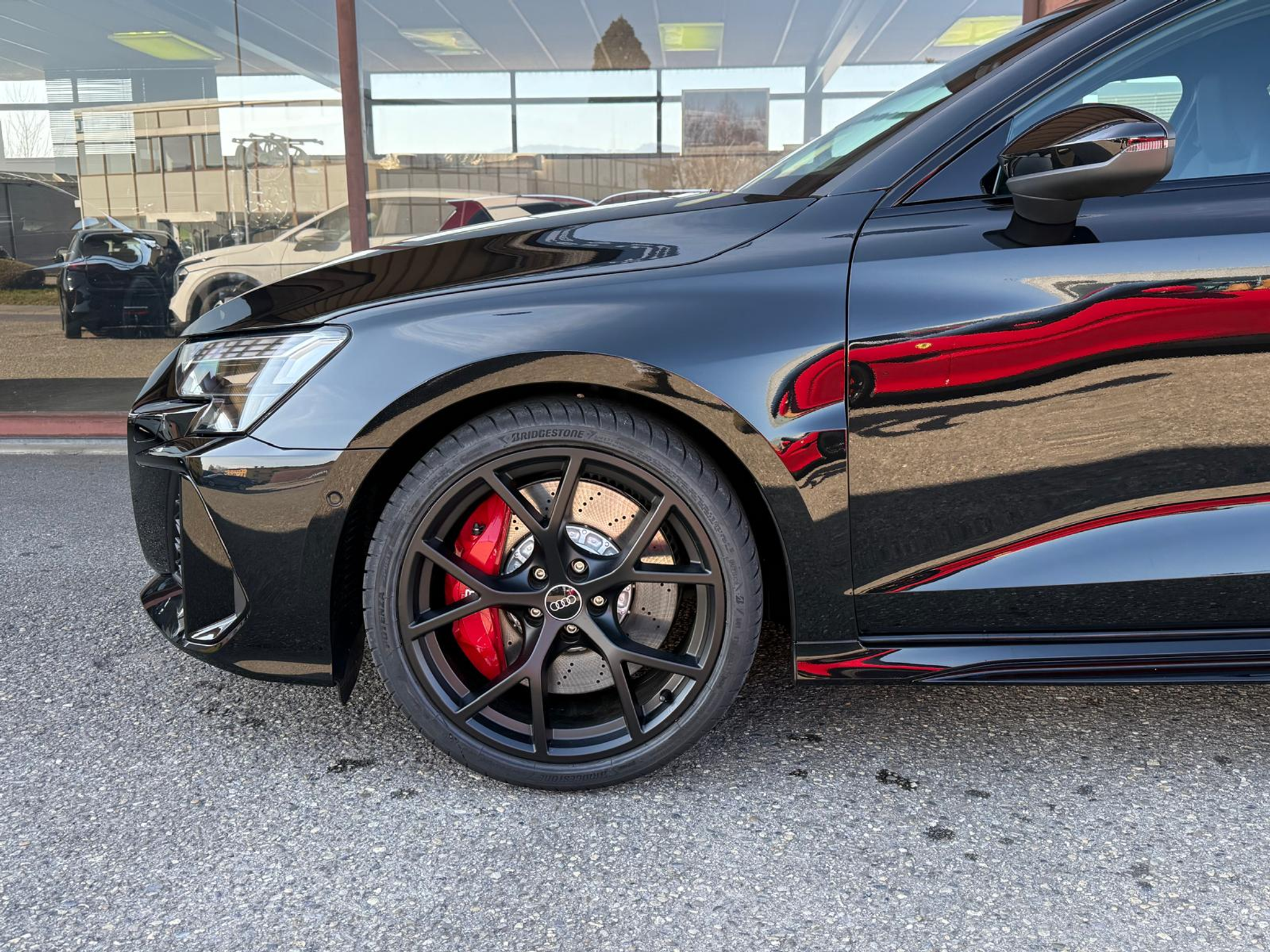 listing desktop thumbnail image 5