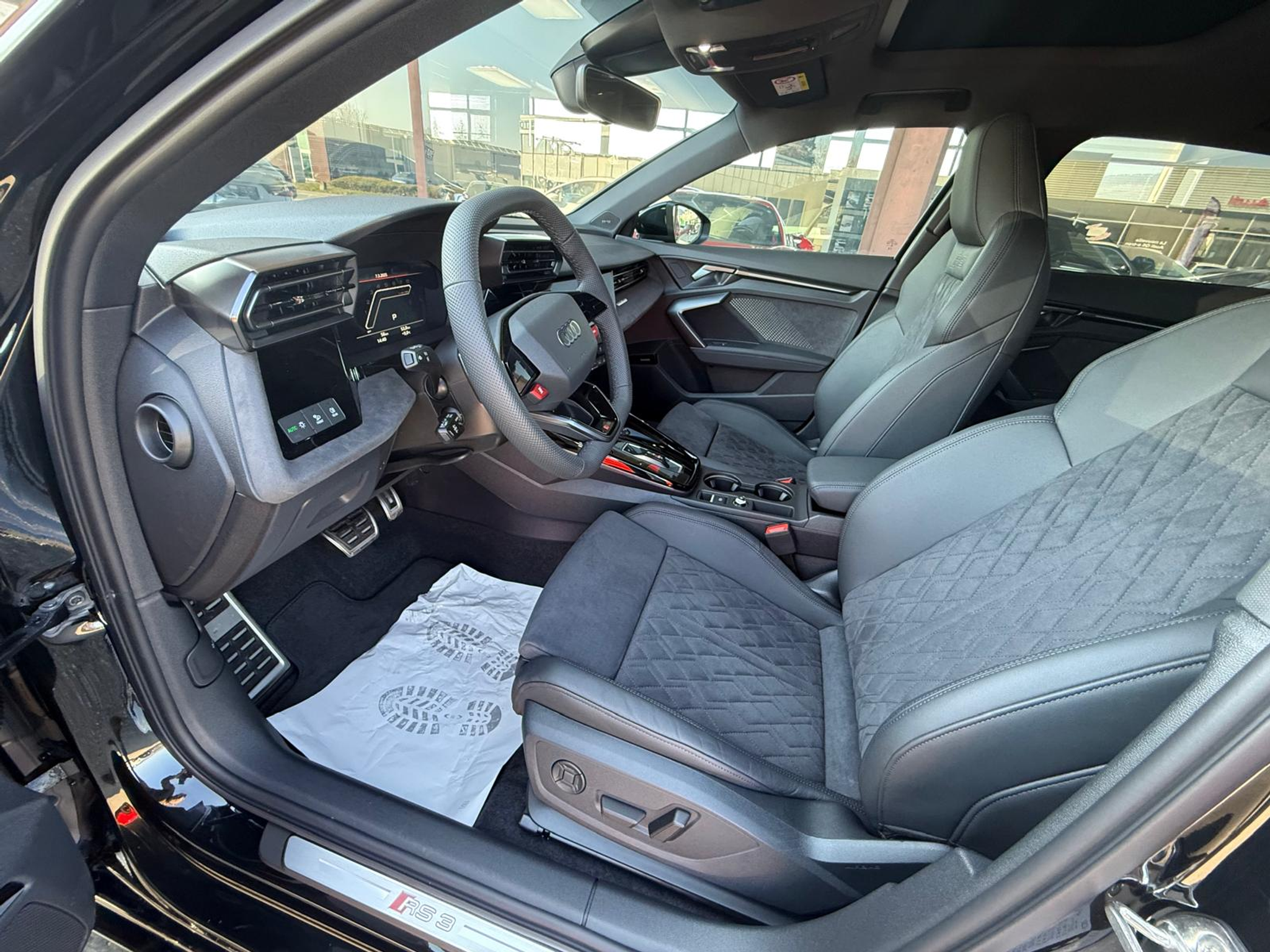 listing desktop thumbnail image 8