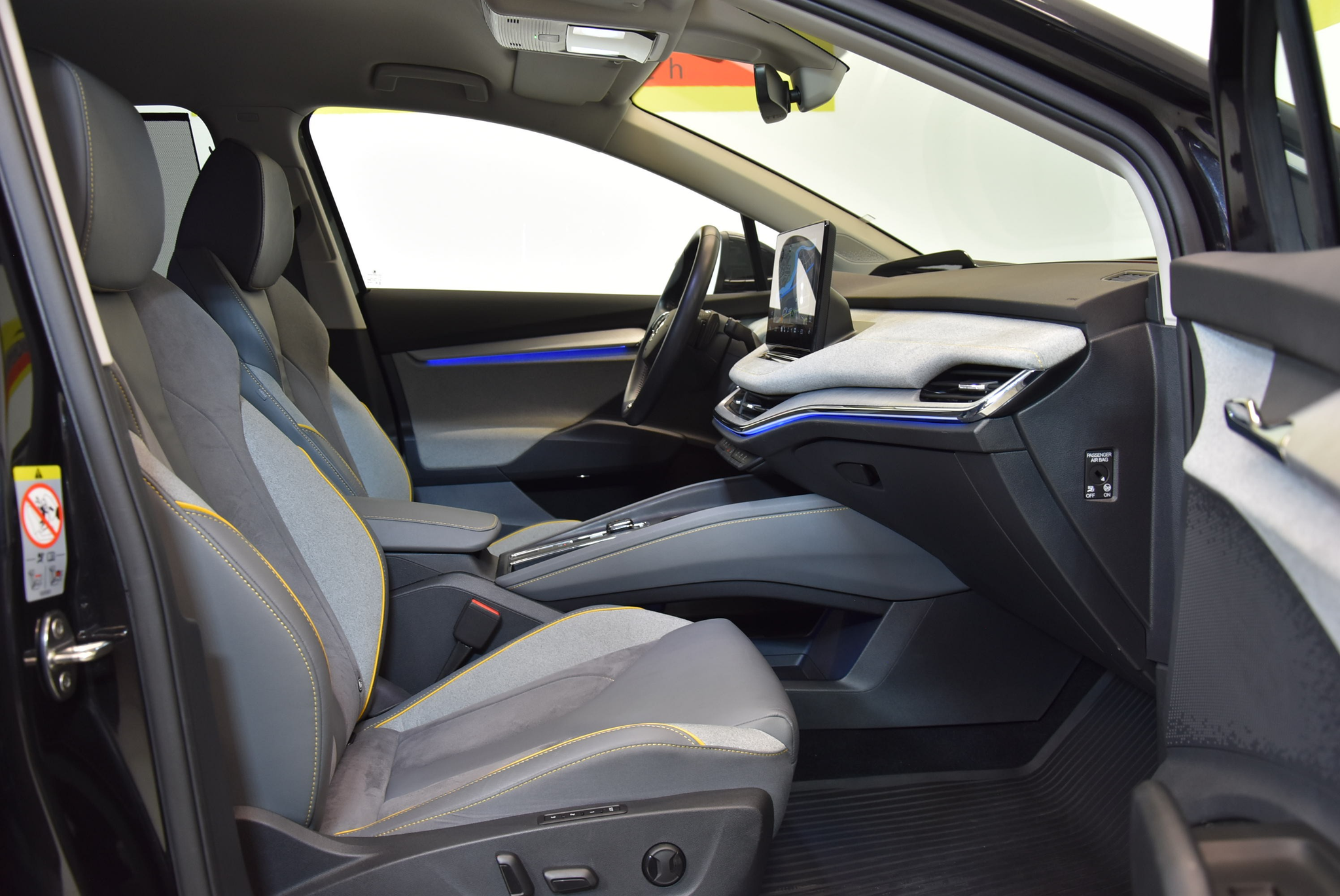 listing desktop thumbnail image 2