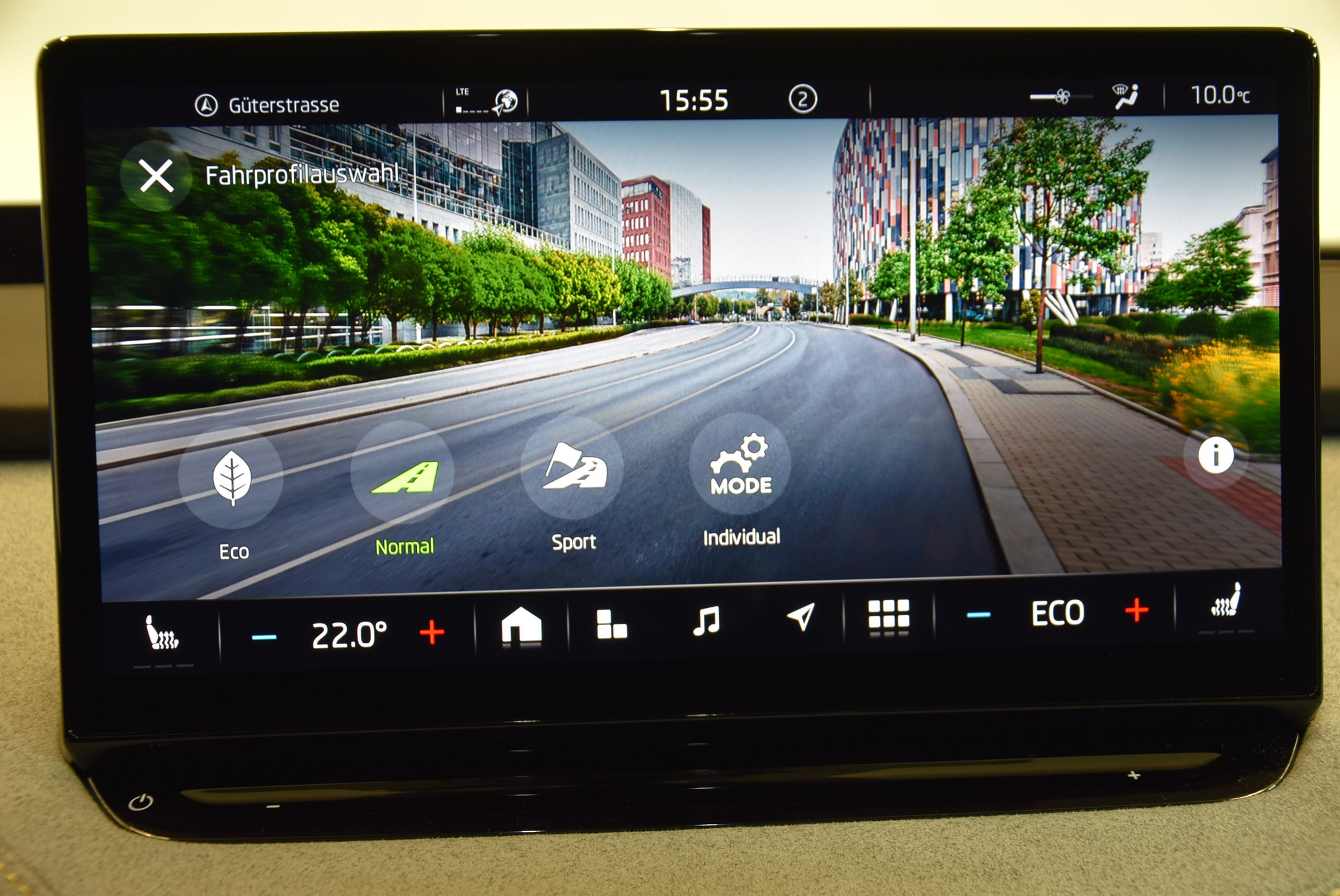 listing desktop thumbnail image 10