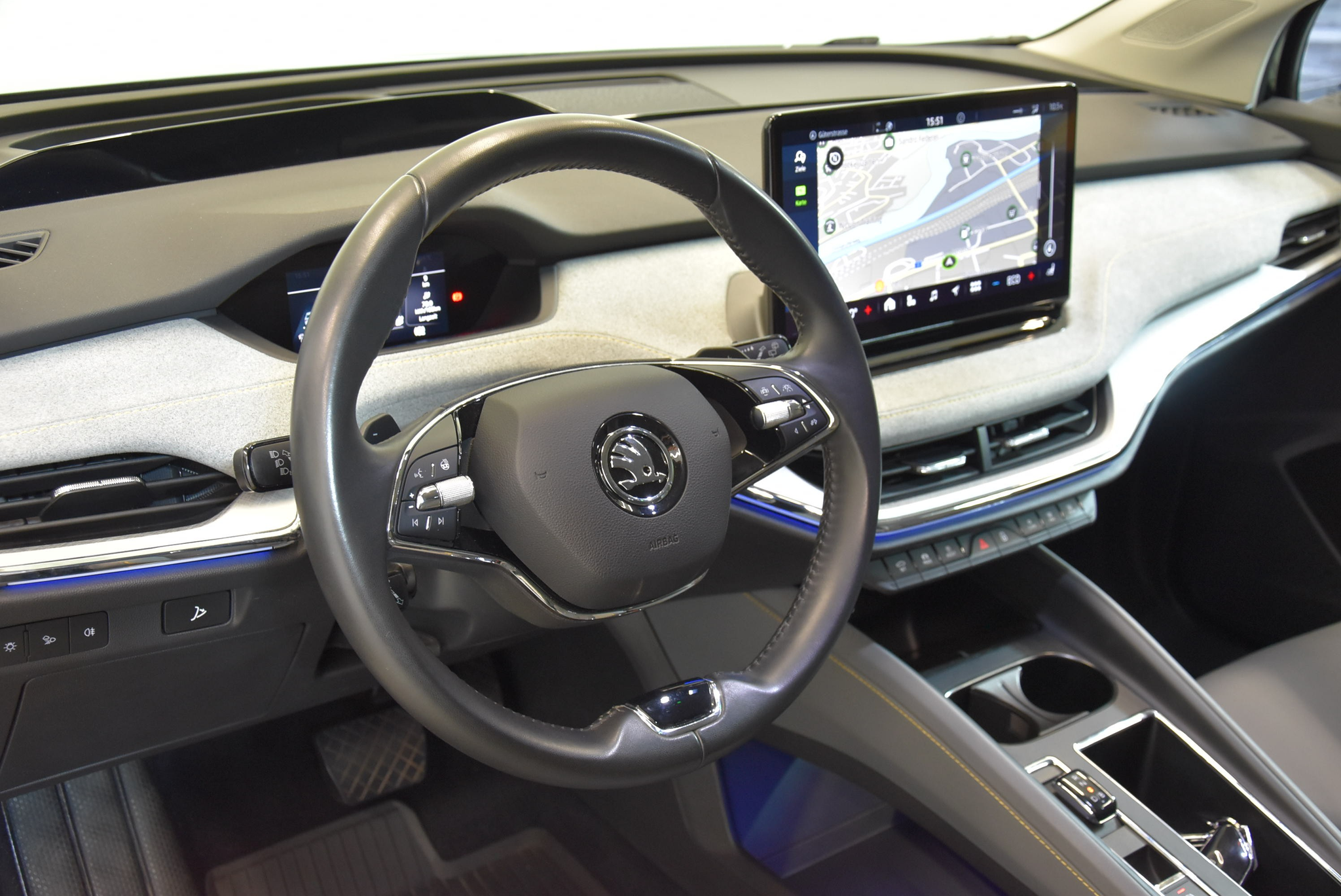 listing desktop thumbnail image 3