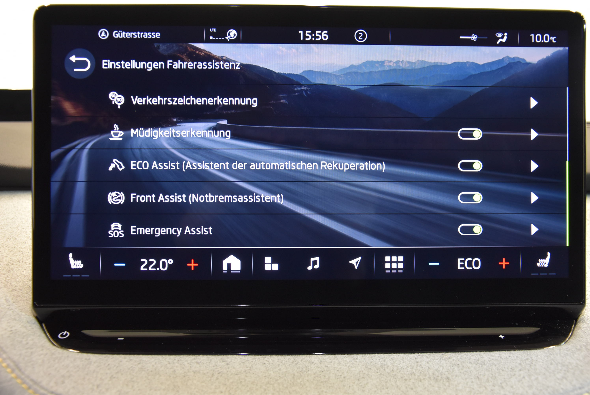 listing desktop thumbnail image 12