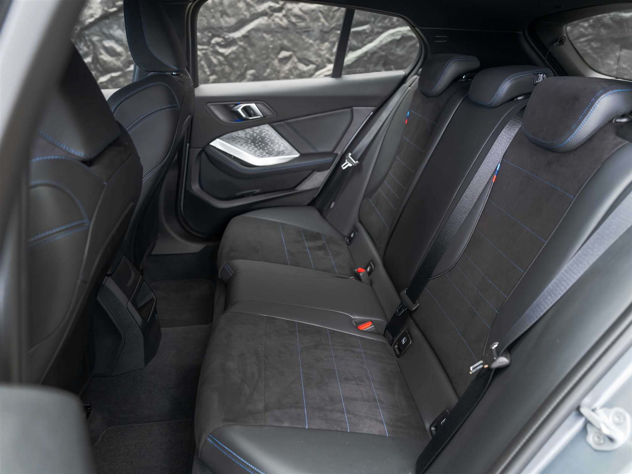 listing desktop thumbnail image 13