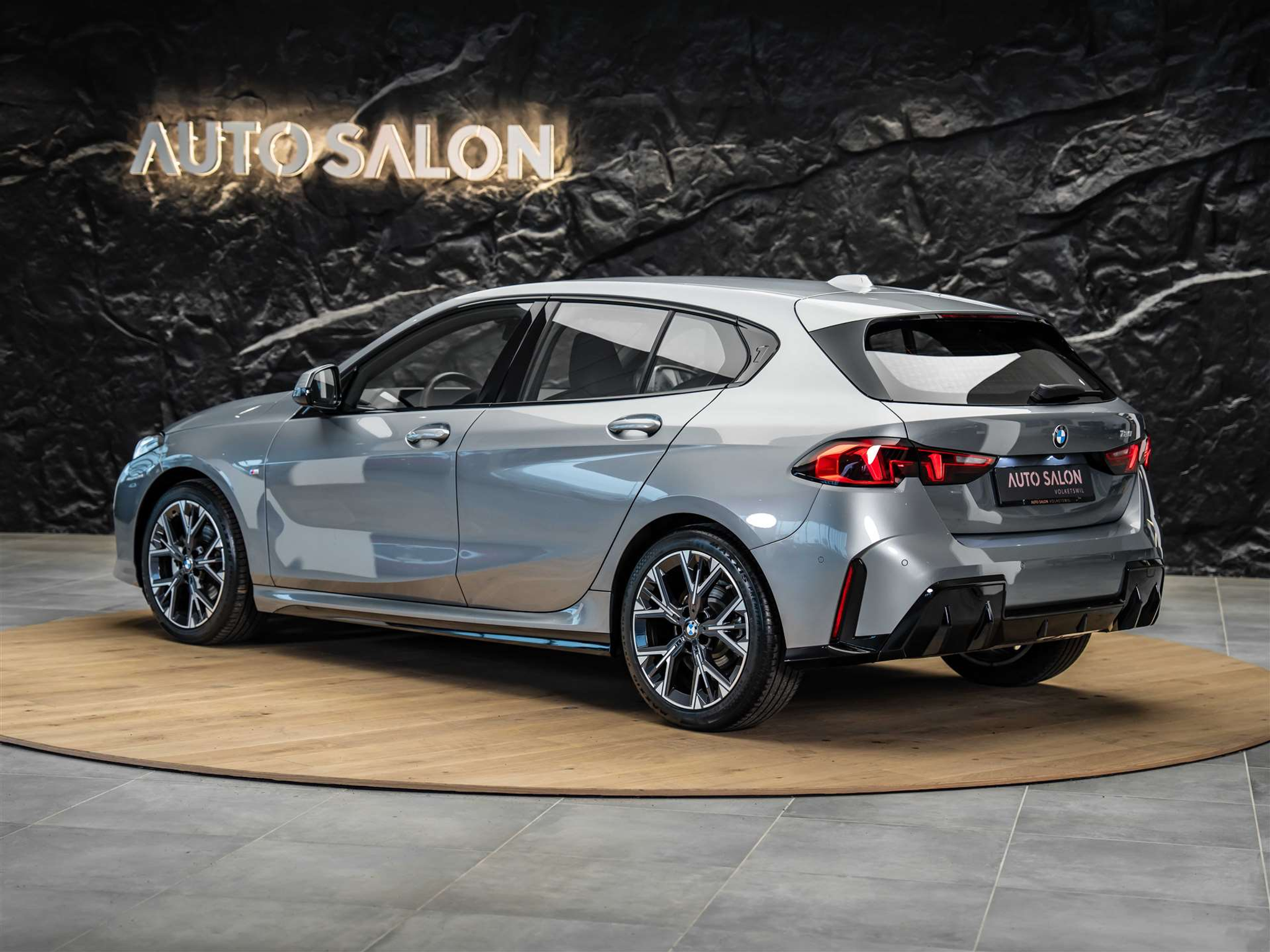 listing desktop thumbnail image 2