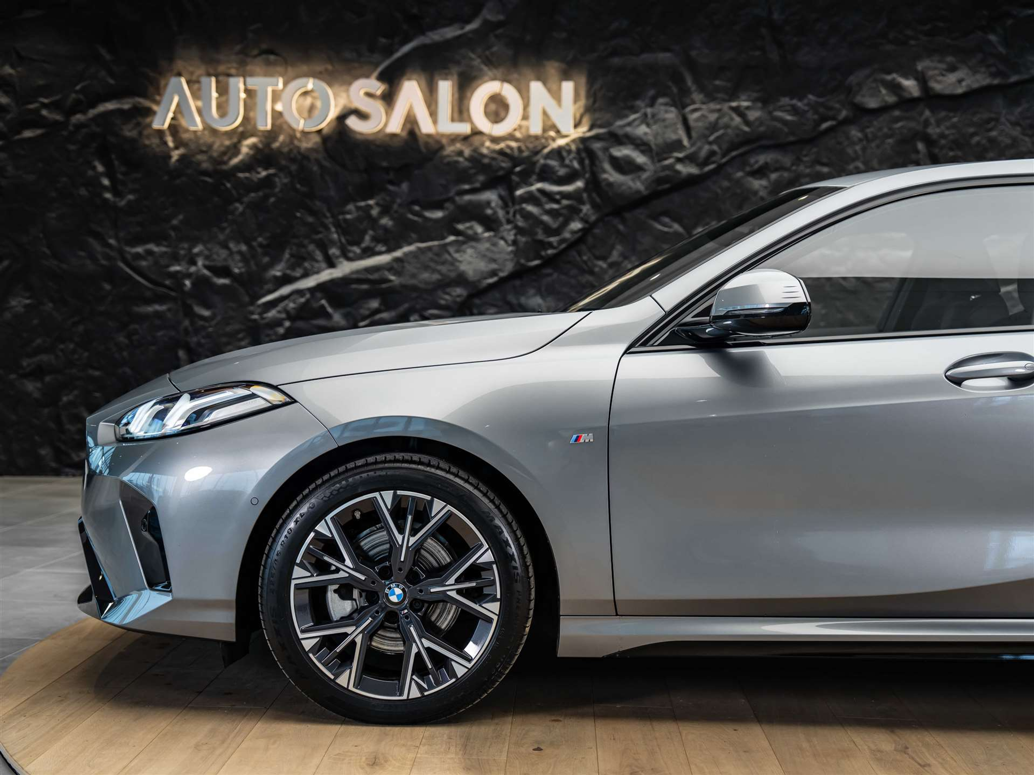 listing desktop thumbnail image 17