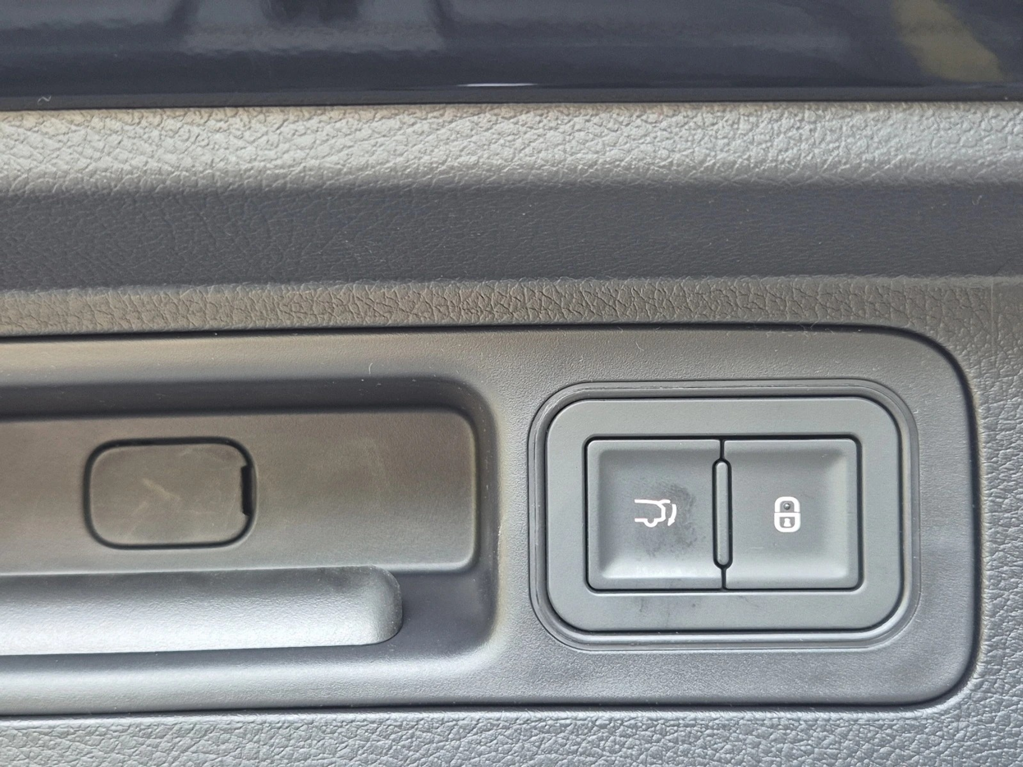 listing desktop thumbnail image 5