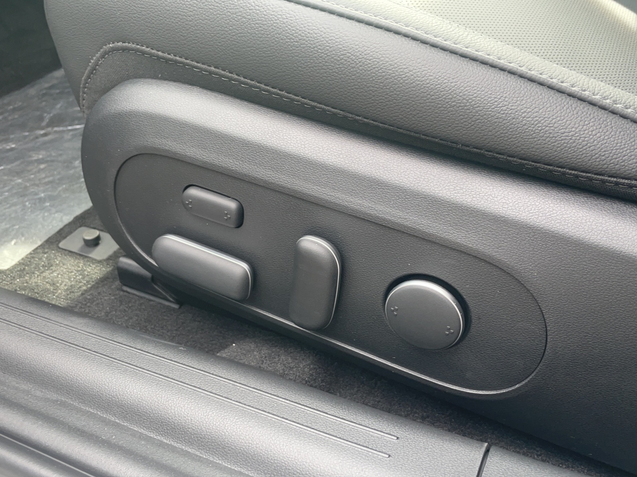 listing desktop thumbnail image 12