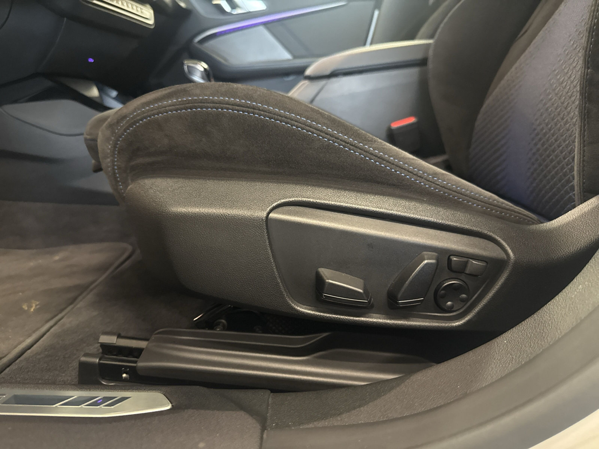 listing desktop thumbnail image 18