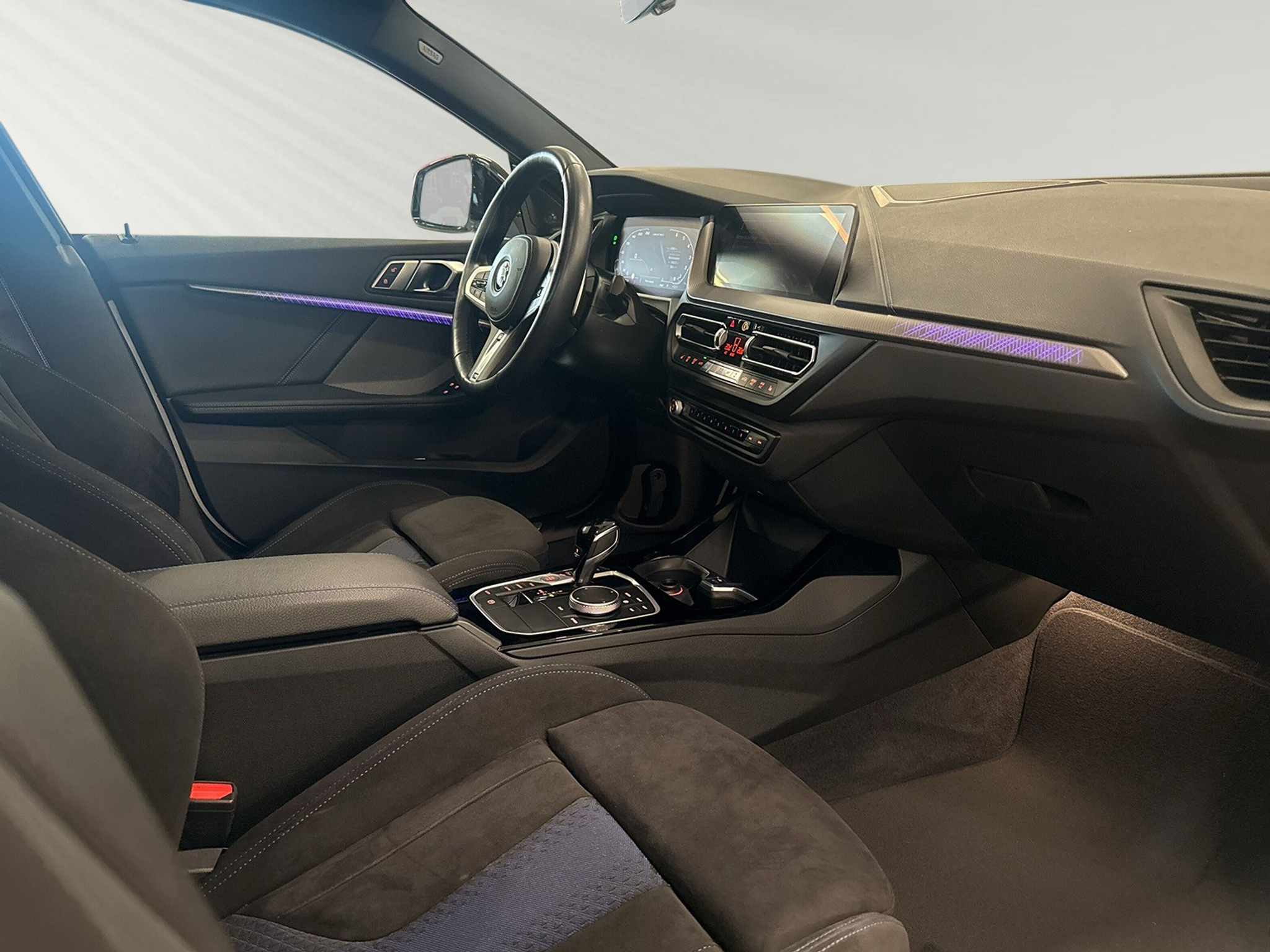 listing desktop thumbnail image 4