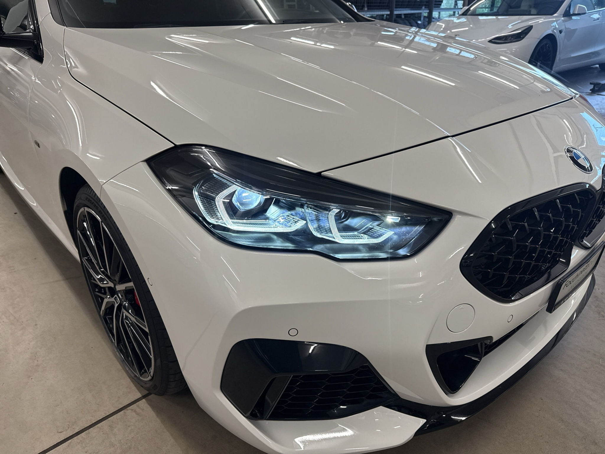 listing desktop thumbnail image 17