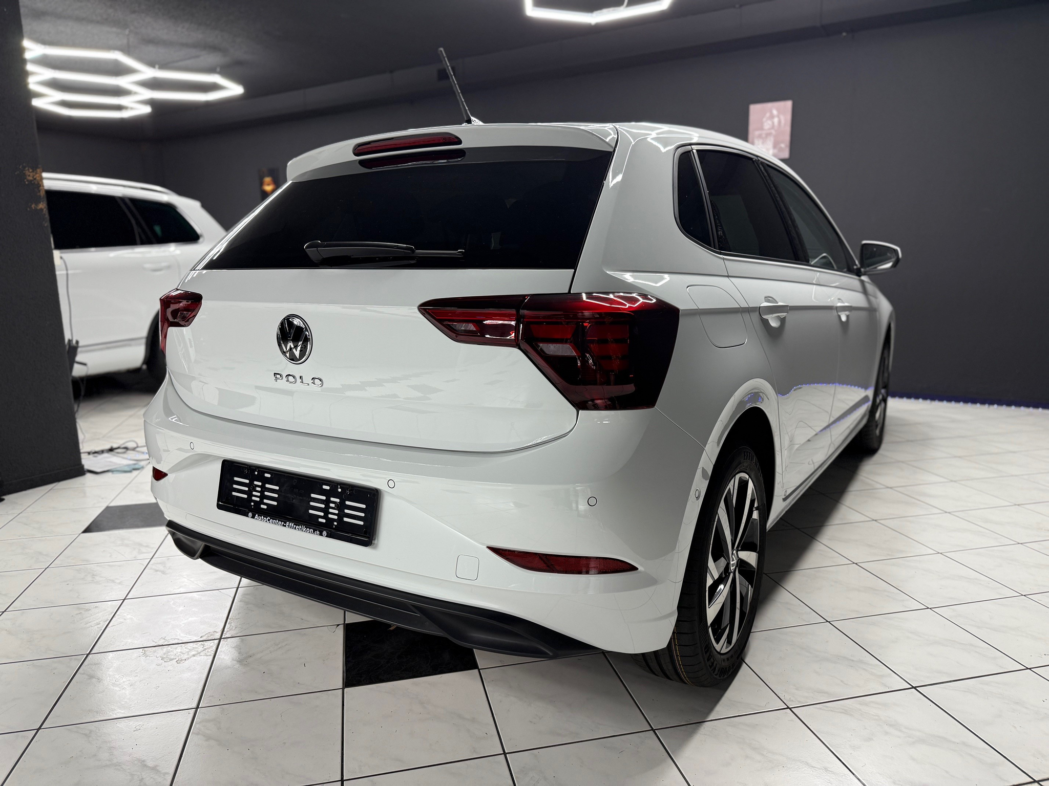 listing desktop thumbnail image 5