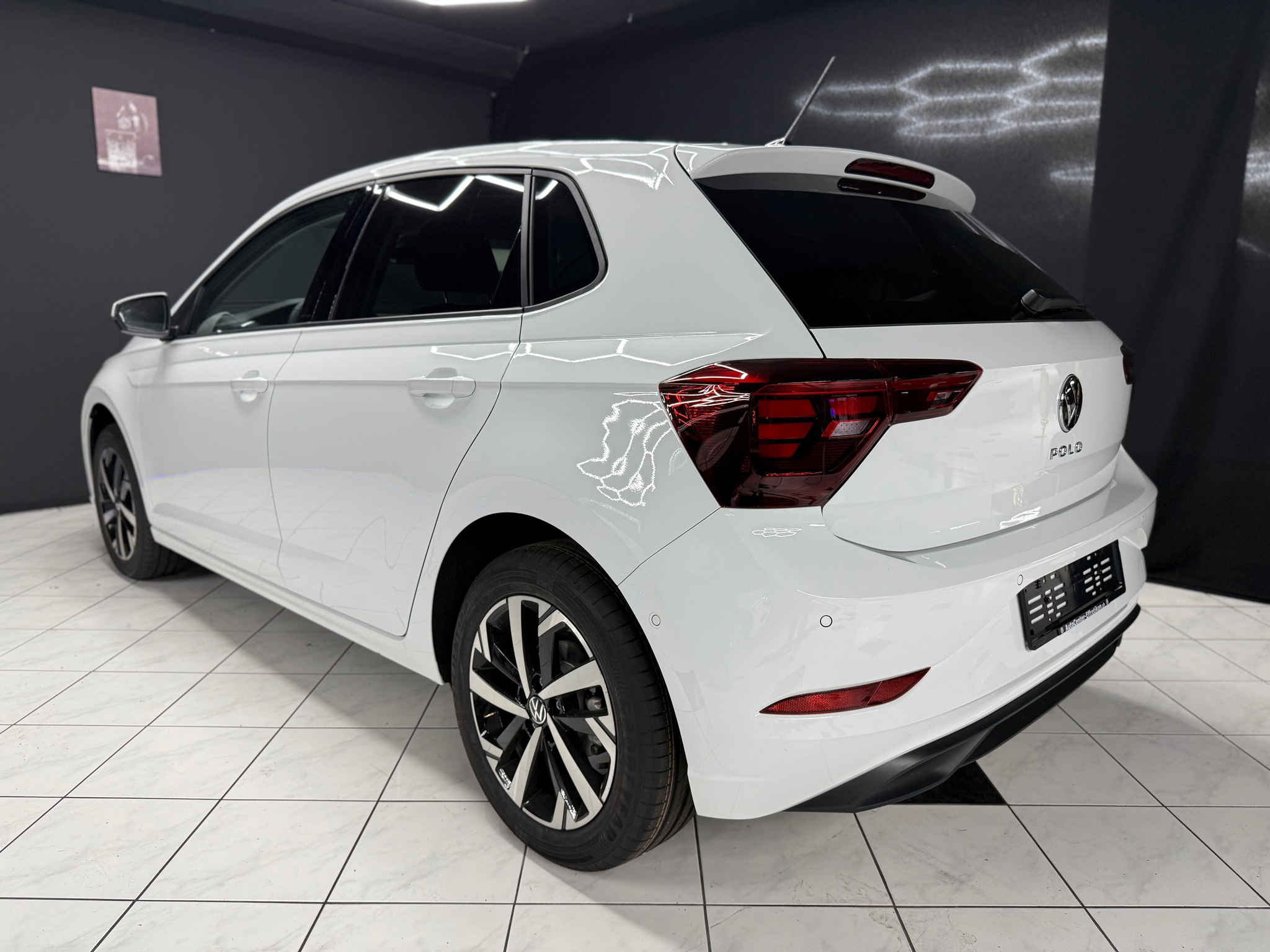 listing desktop thumbnail image 6