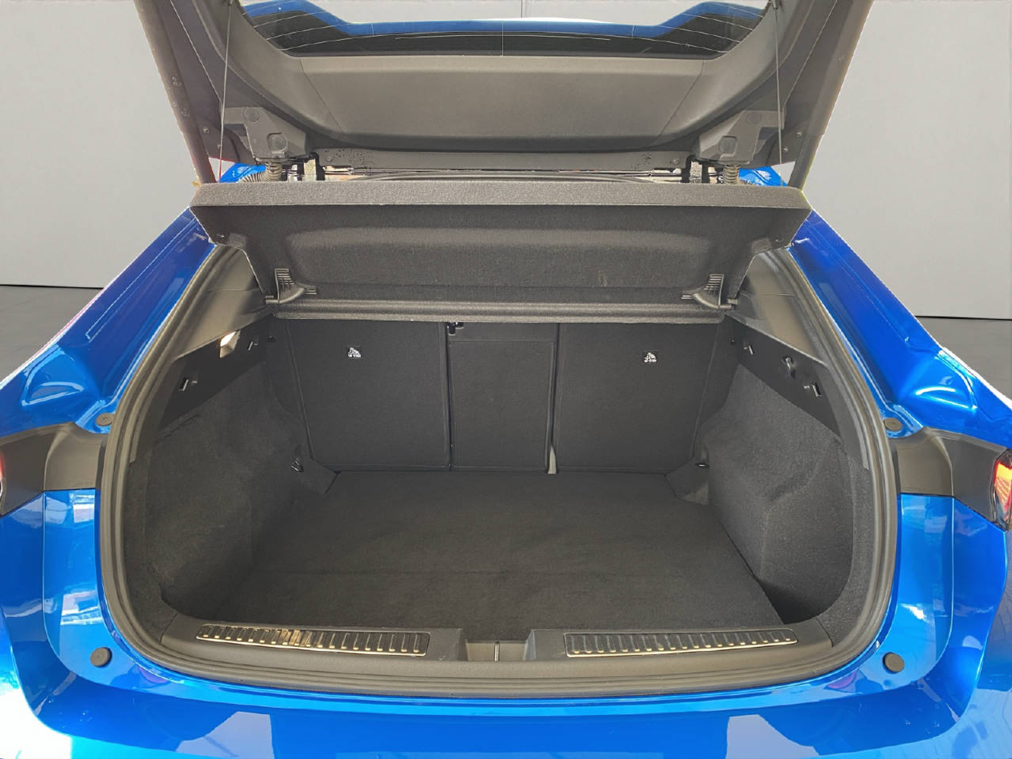 listing desktop thumbnail image 6