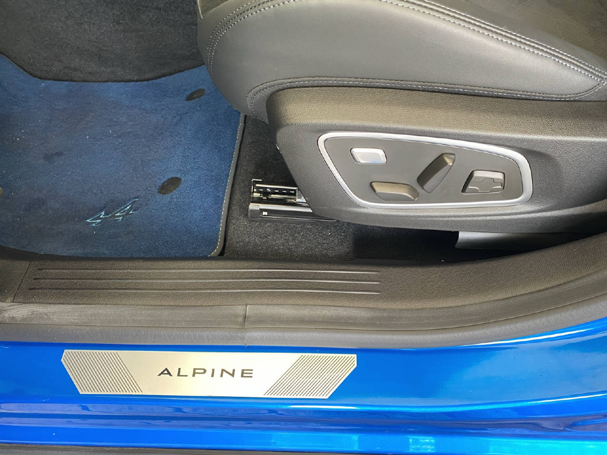 listing desktop thumbnail image 15